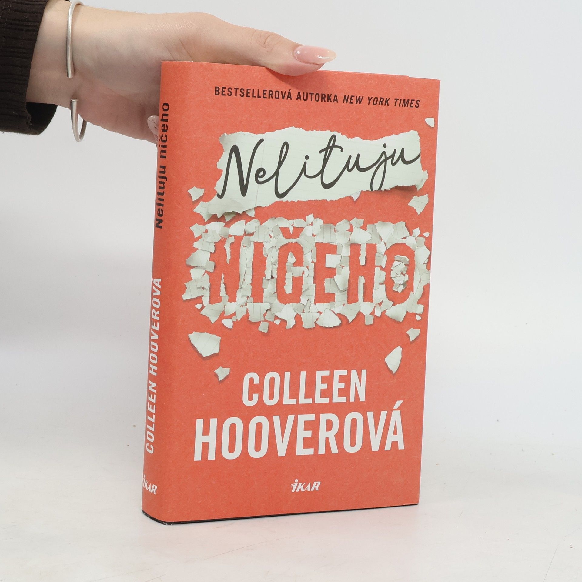 Colleen Hoover Nelituju ničeho