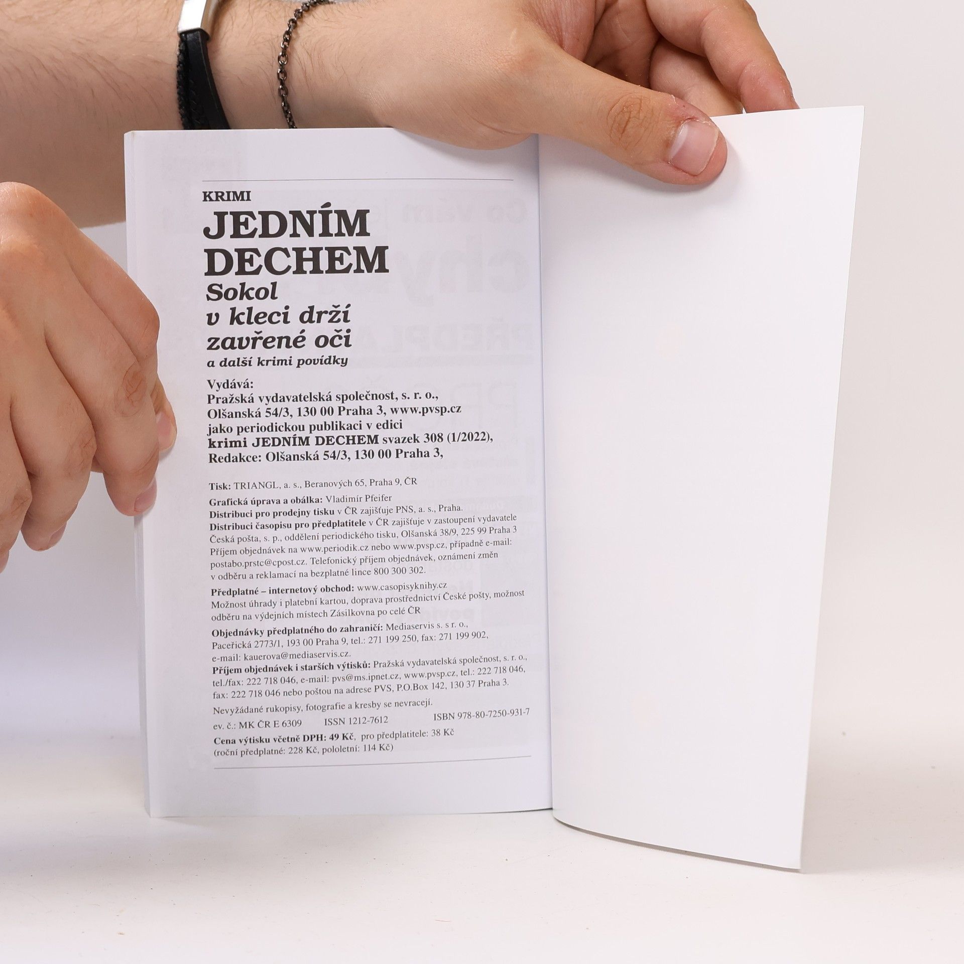 Autorenkollektiv Jedním dechem 1/2022. Sokol v kleci drží zavřené oči