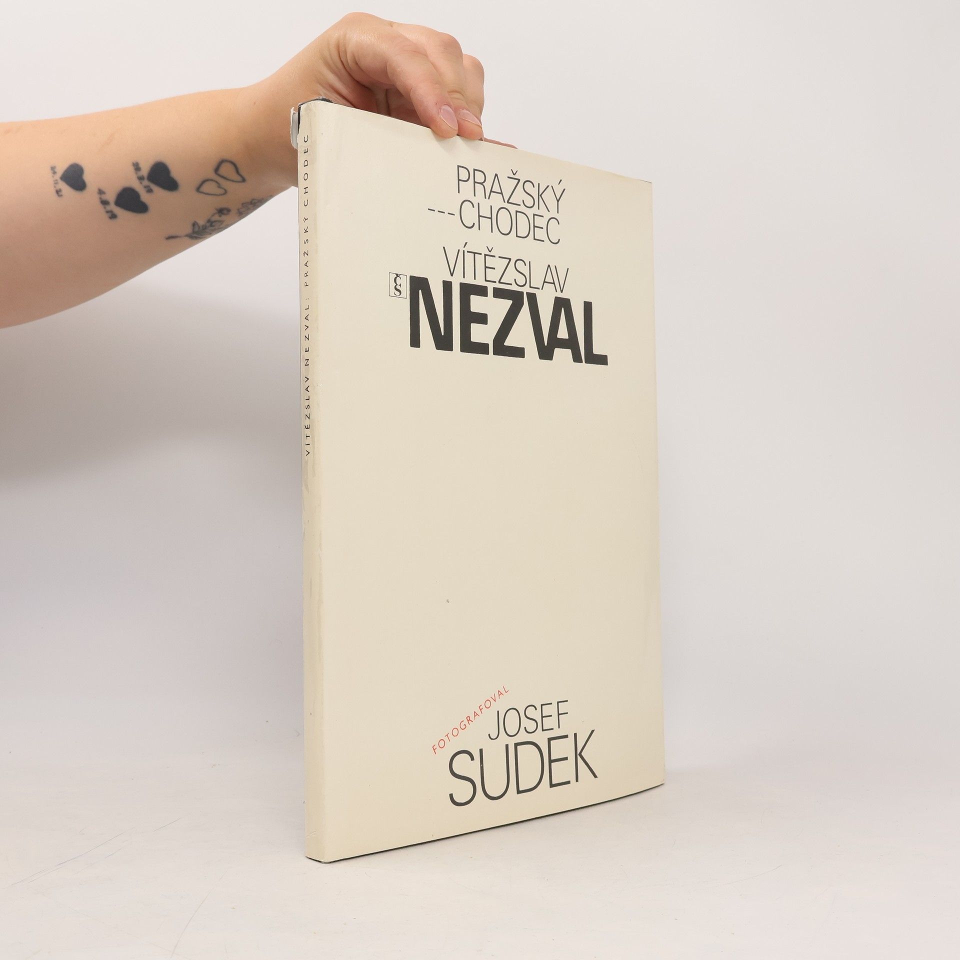 Vítězslav Nezval Pražský chodec
