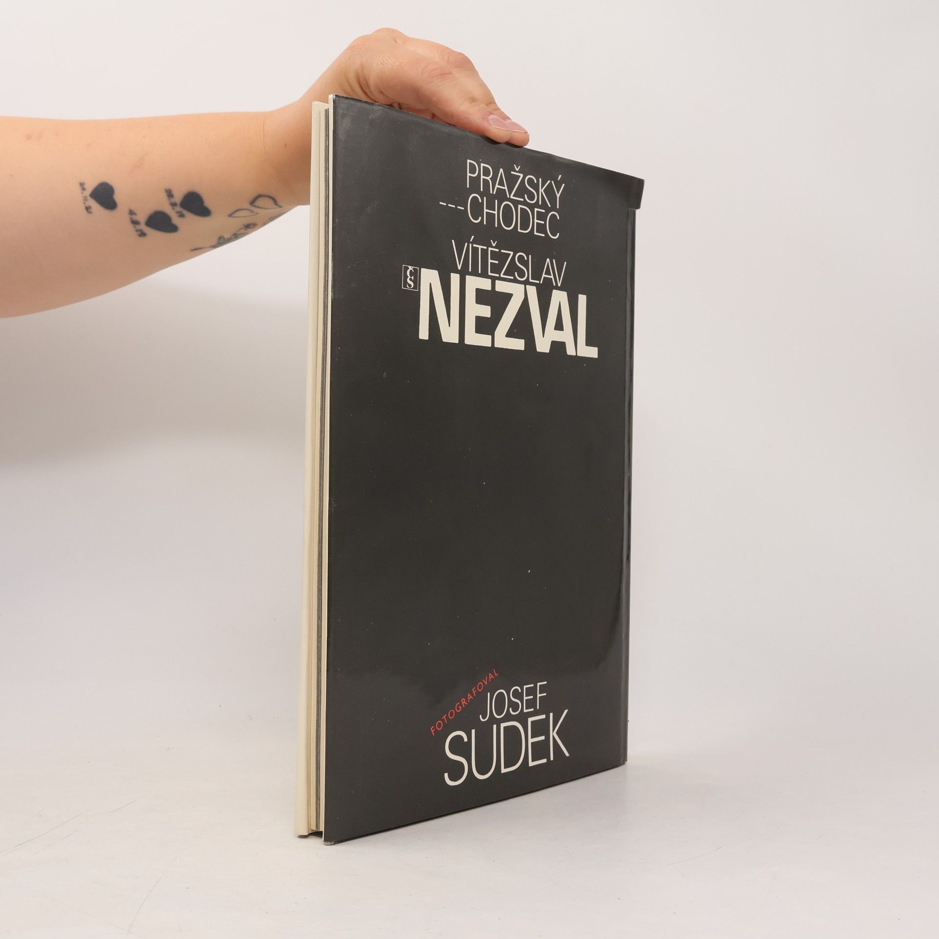 Vítězslav Nezval Pražský chodec