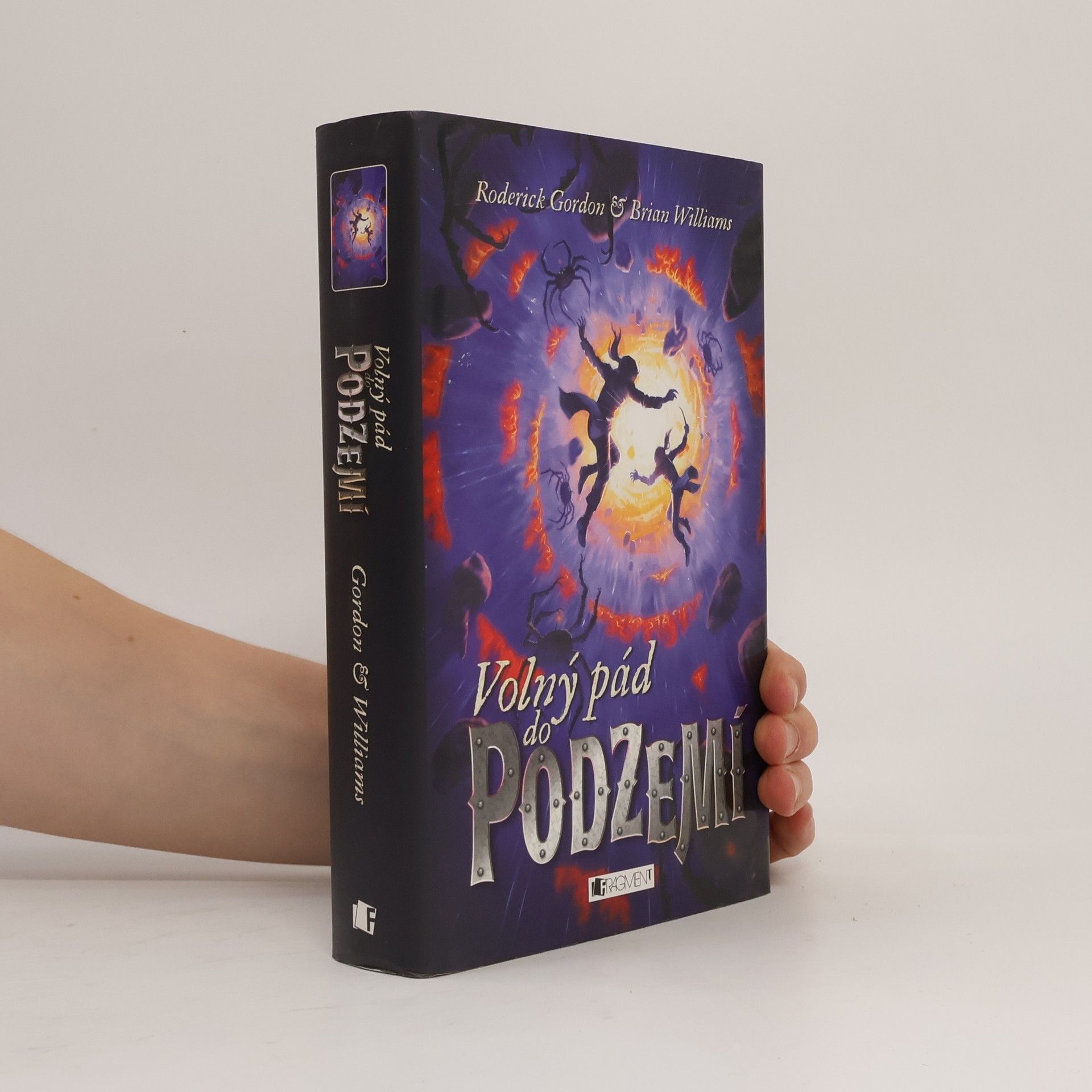 Roderick Gordon Volný pád do Podzemí