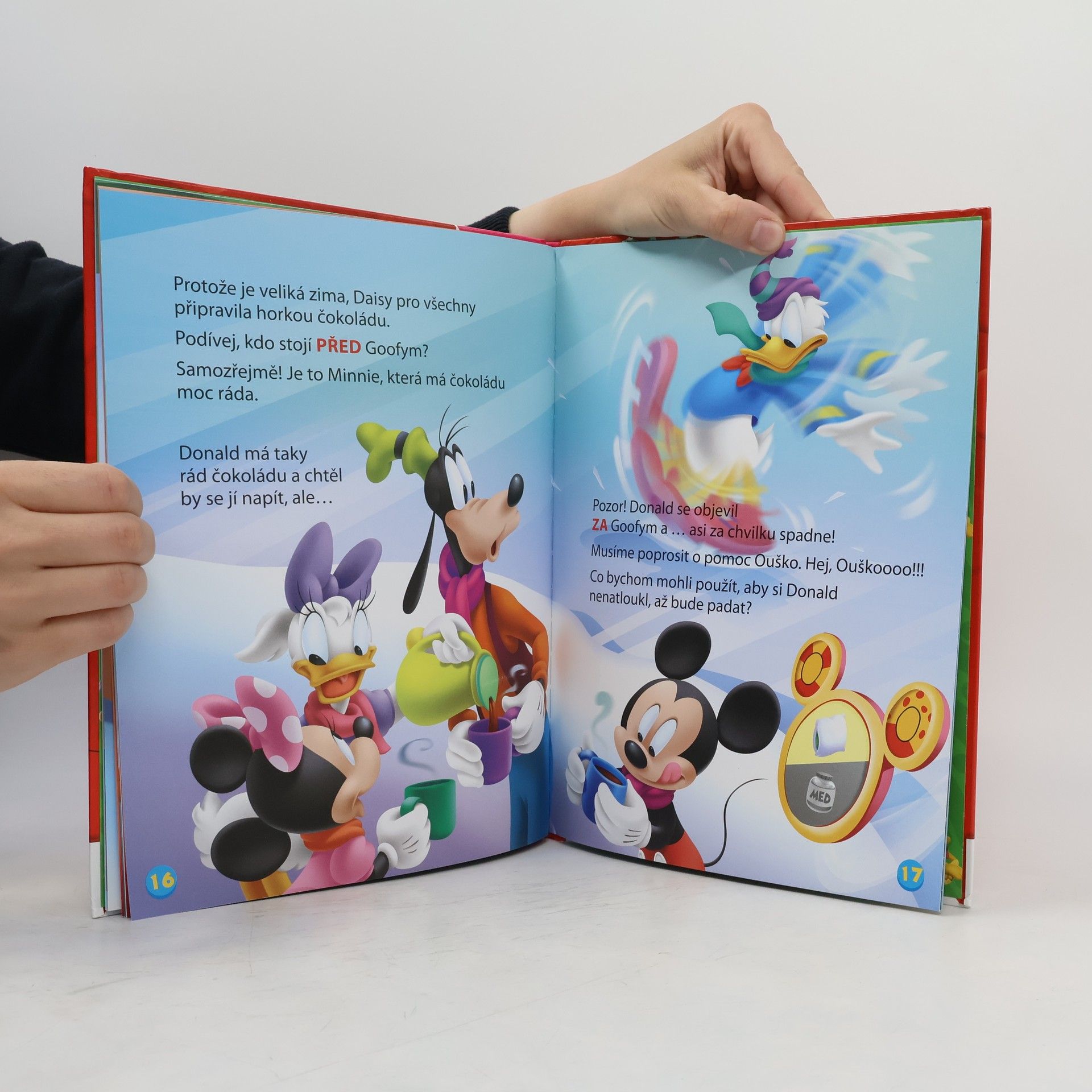Various authors Hraj si a uč se s Mickey Mausem 4. Před a za!
