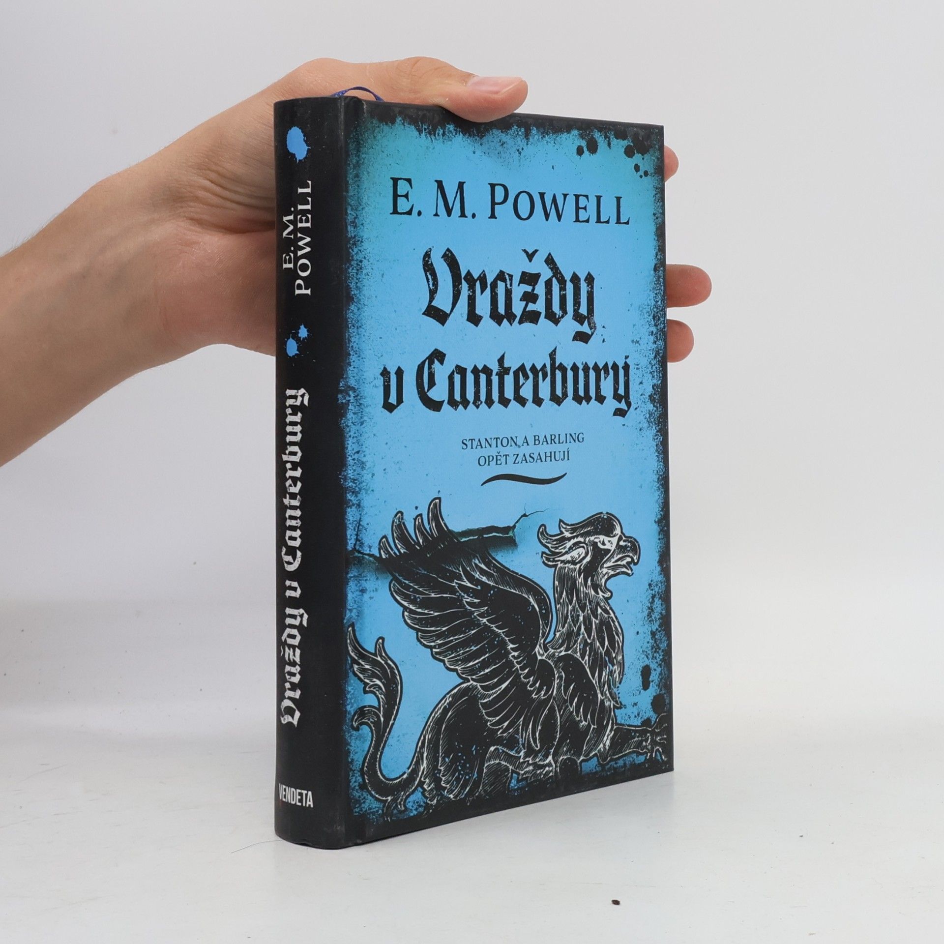 E. M. Powell Vraždy v Canterbury