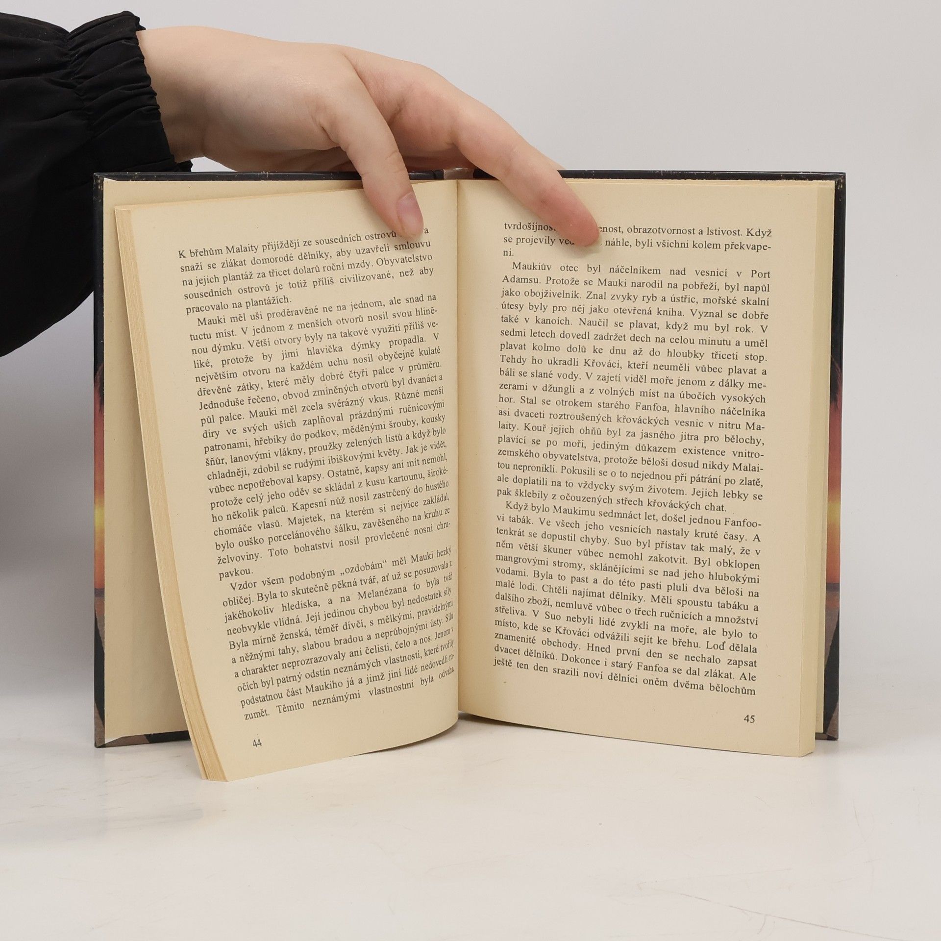 Jack London Mezi lovci perel : povídky z jižních moří