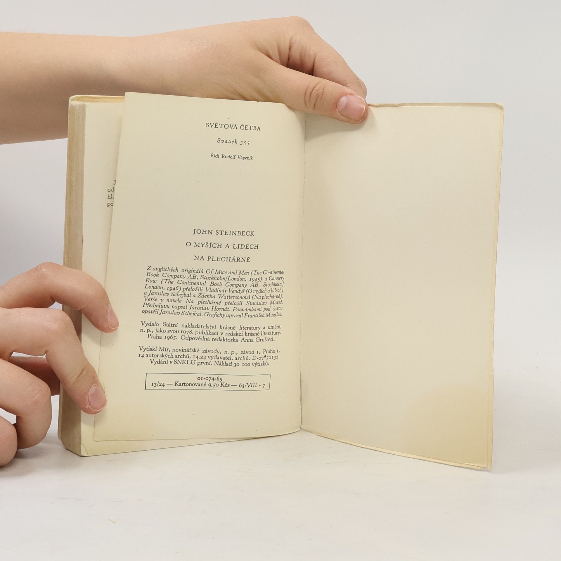 John Steinbeck O myších a lidech. Na plechárně