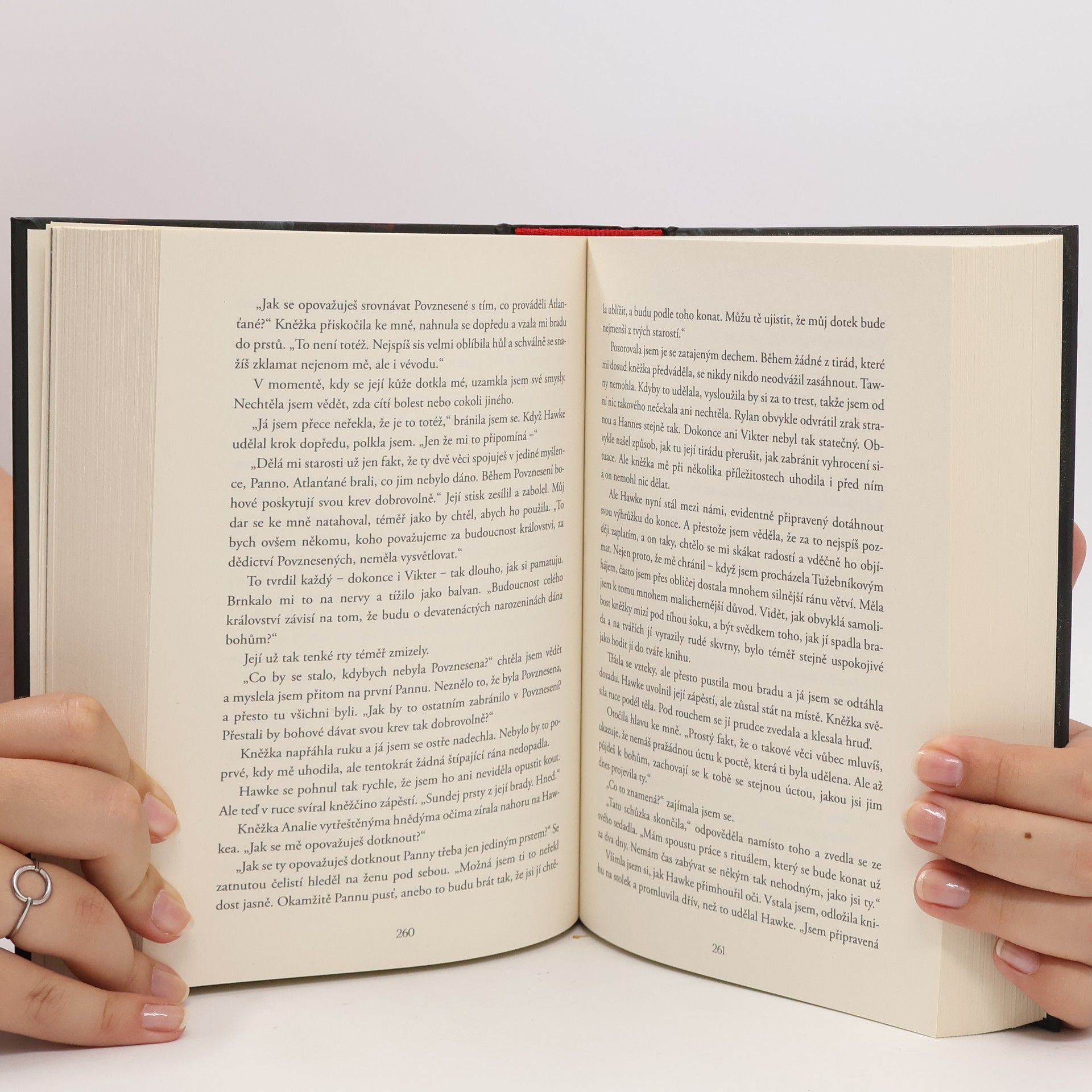 Jennifer Armentrout Z krve a popela