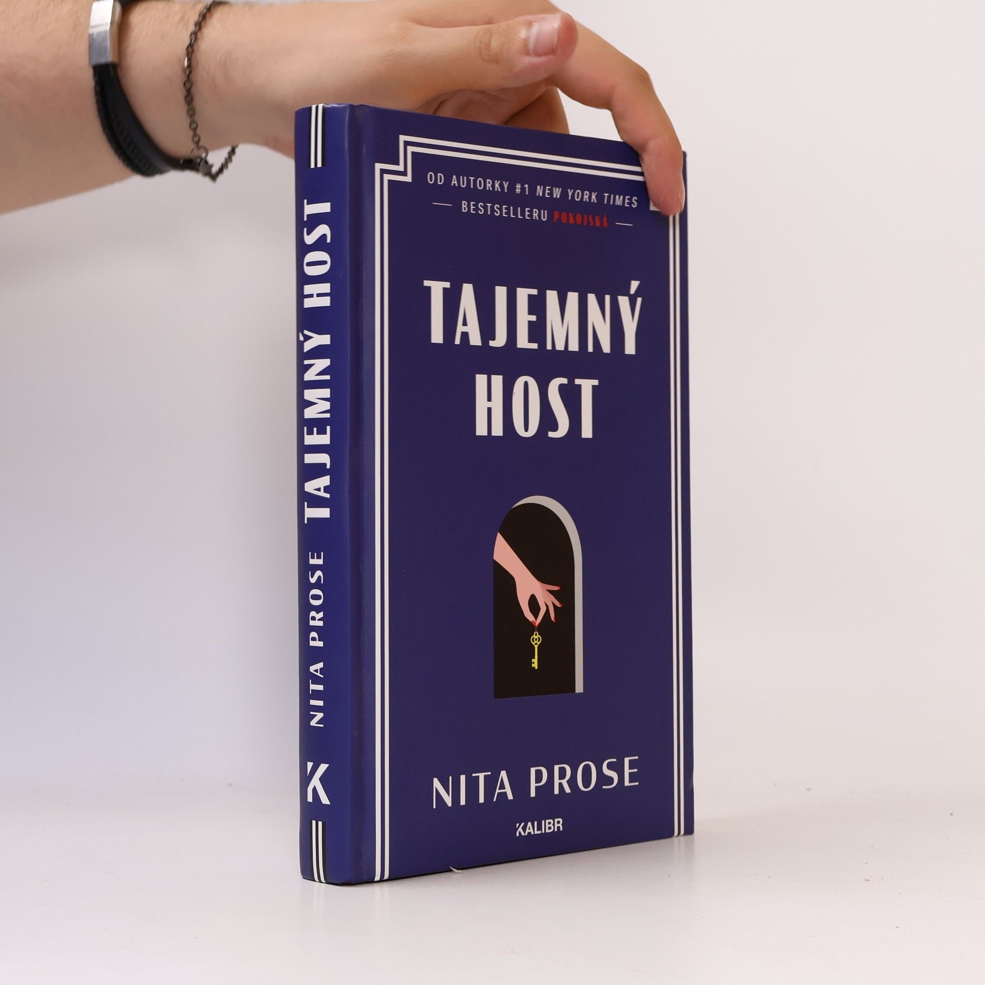 Nita Prose Tajemný host