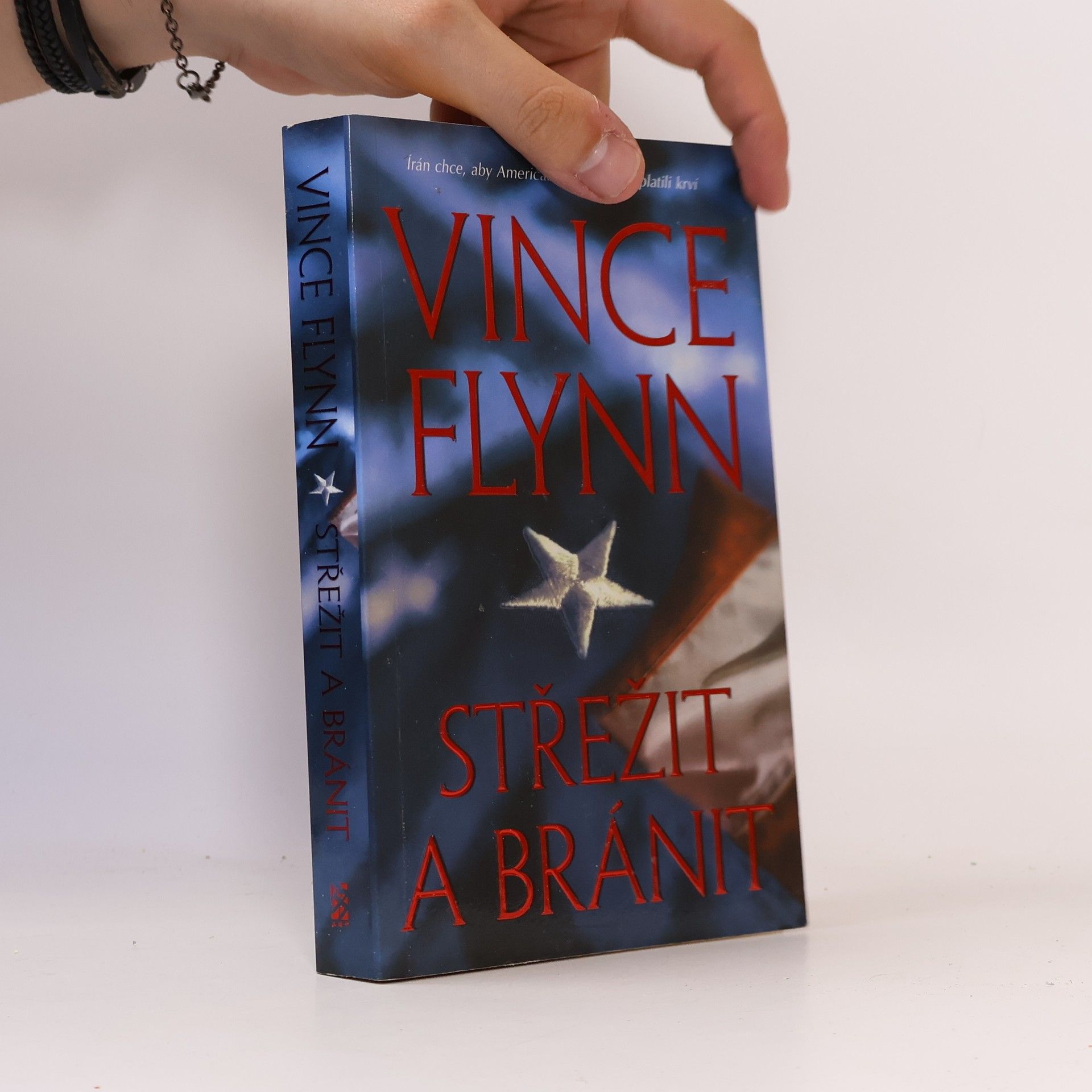 Vince Flynn Střežit a bránit