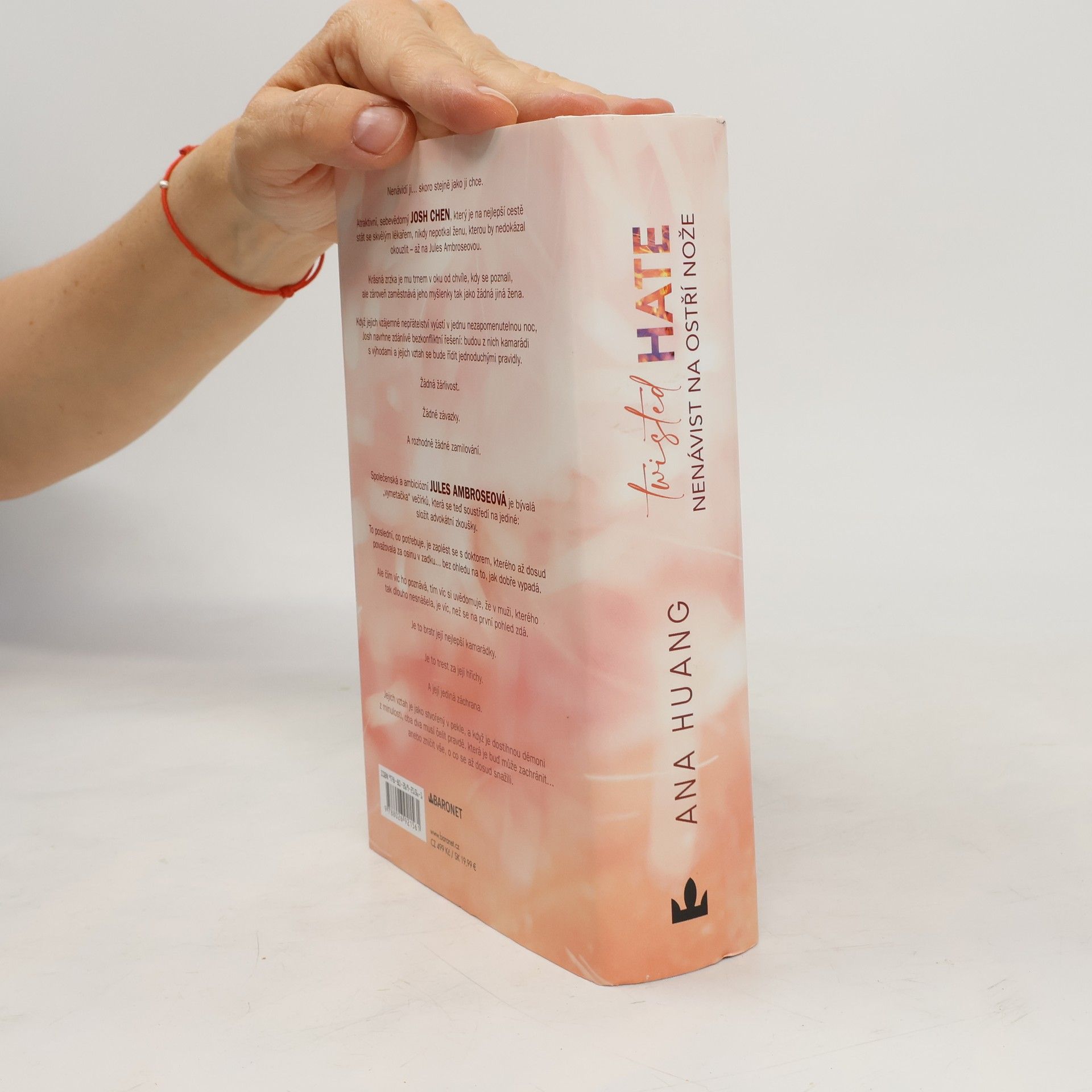 Ana Huang Twisted Hate: Nenávist na ostří nože