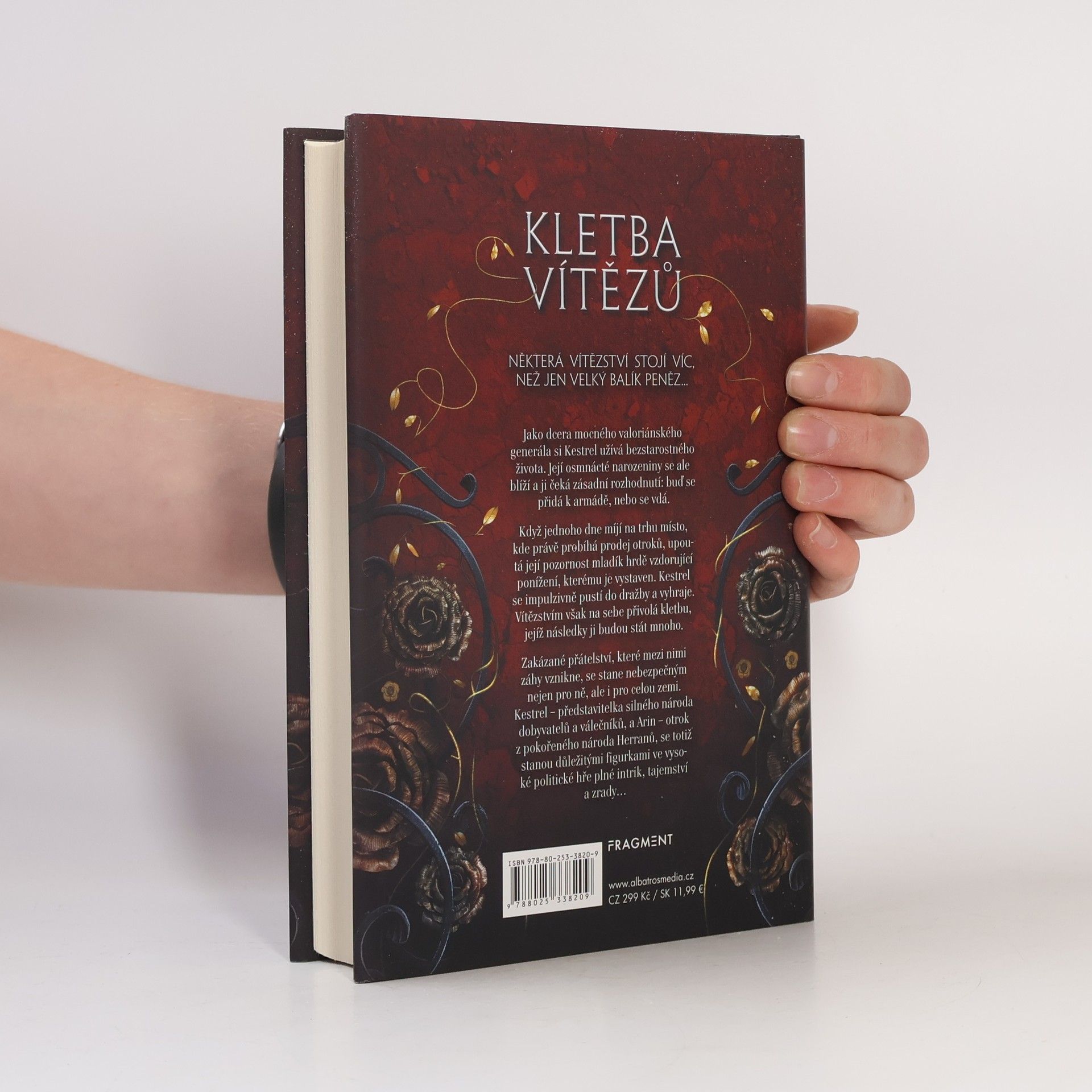 Marie Rutkoski Kletba vítězů