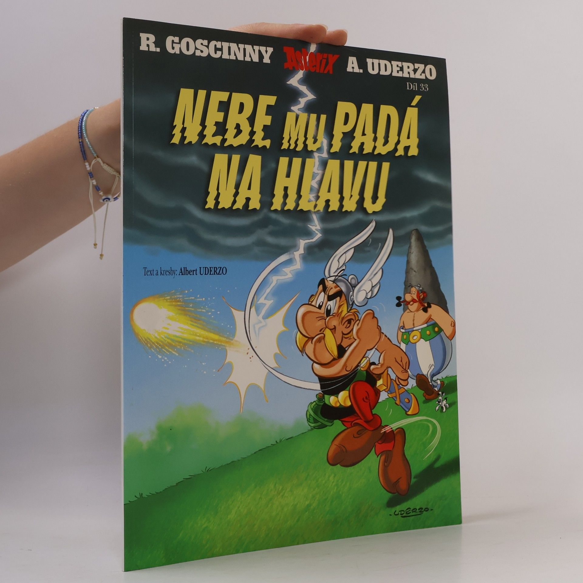 Albert Uderzo Asterix, nebe mu padá na hlavu