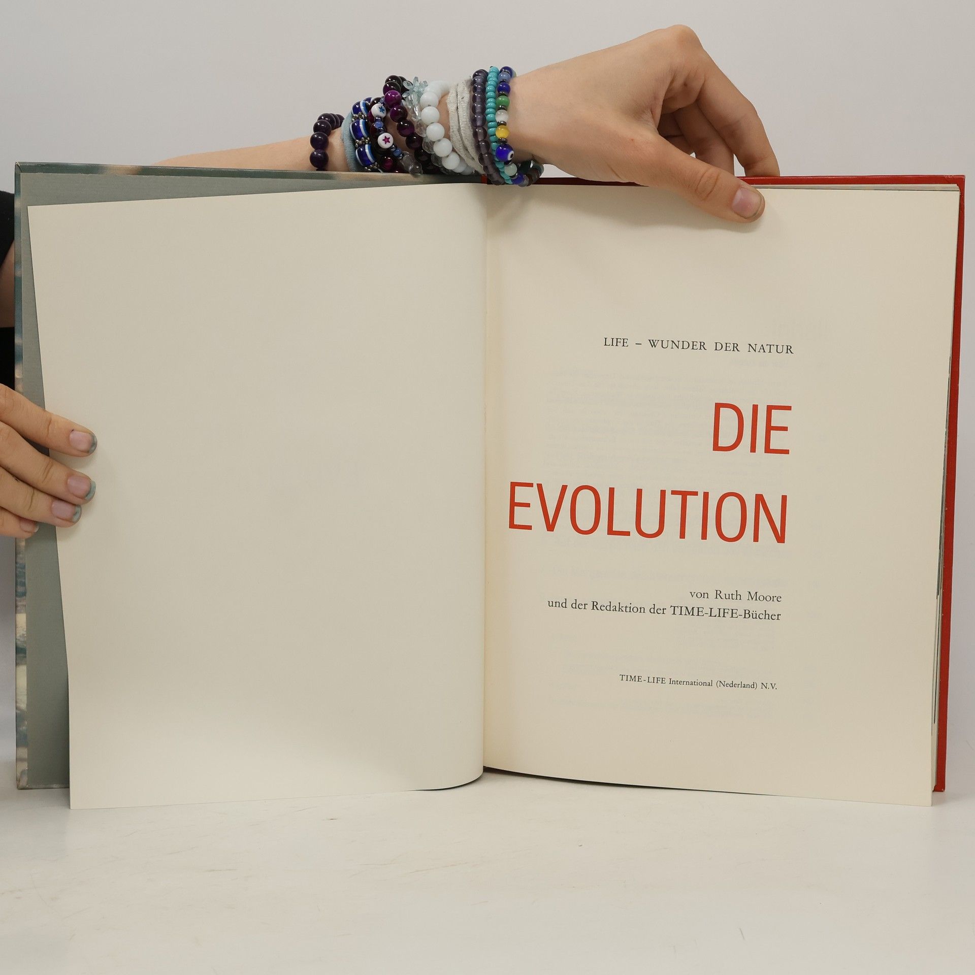 Ruth Moore Die Evolution