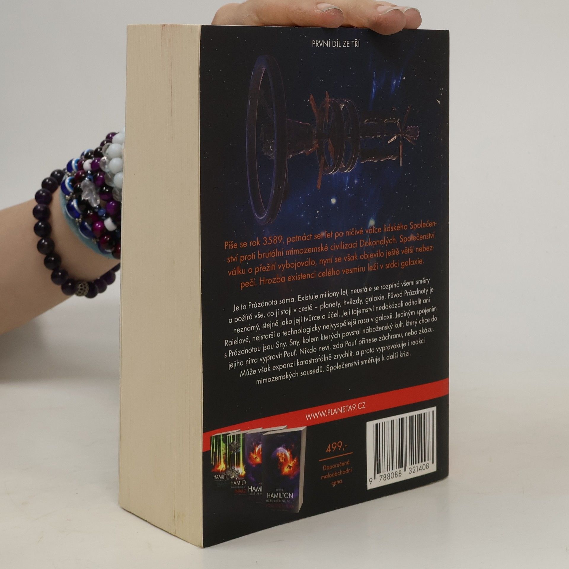Peter F. Hamilton Sága Společenství 5. Prázdnota - Sny