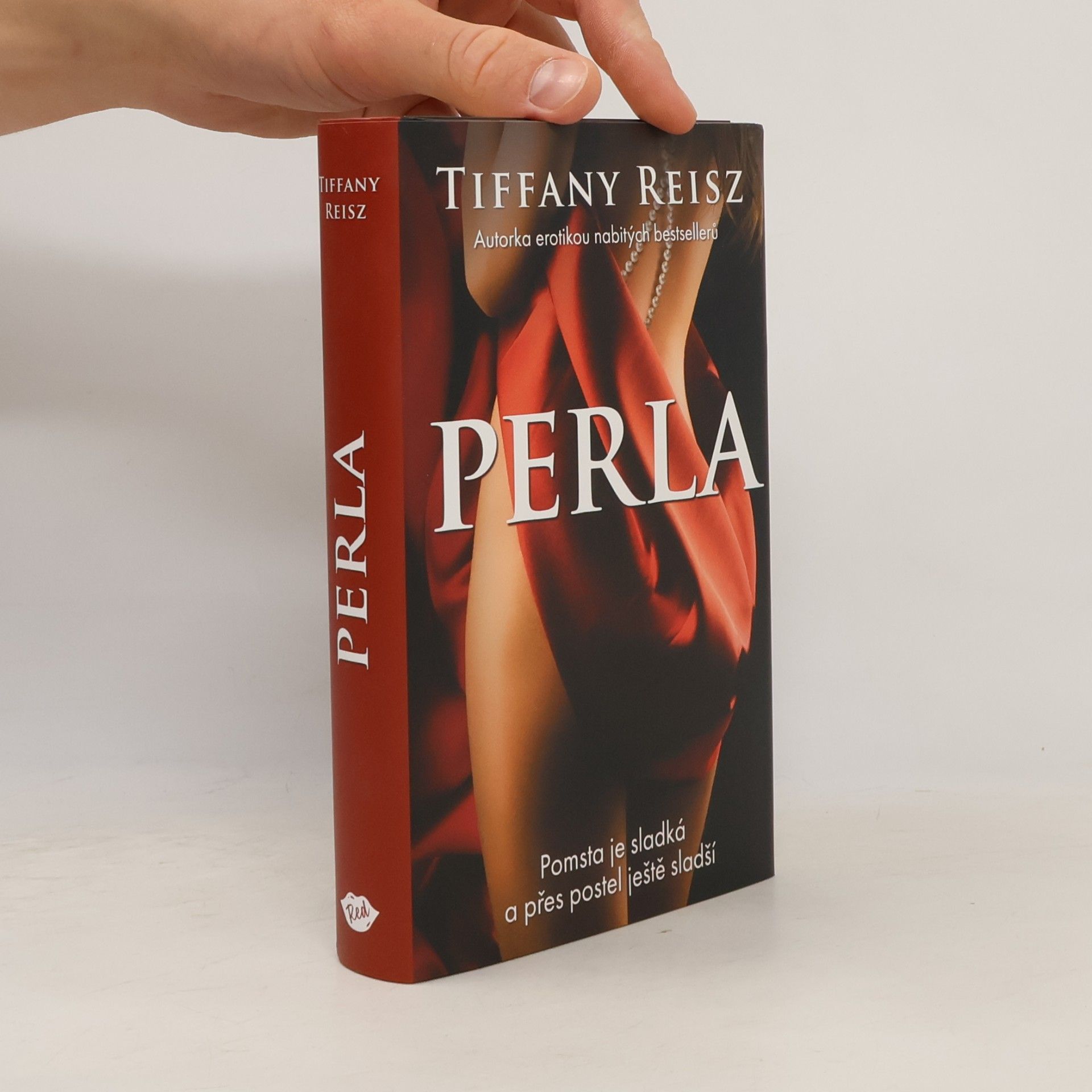 Tiffany Reisz Perla