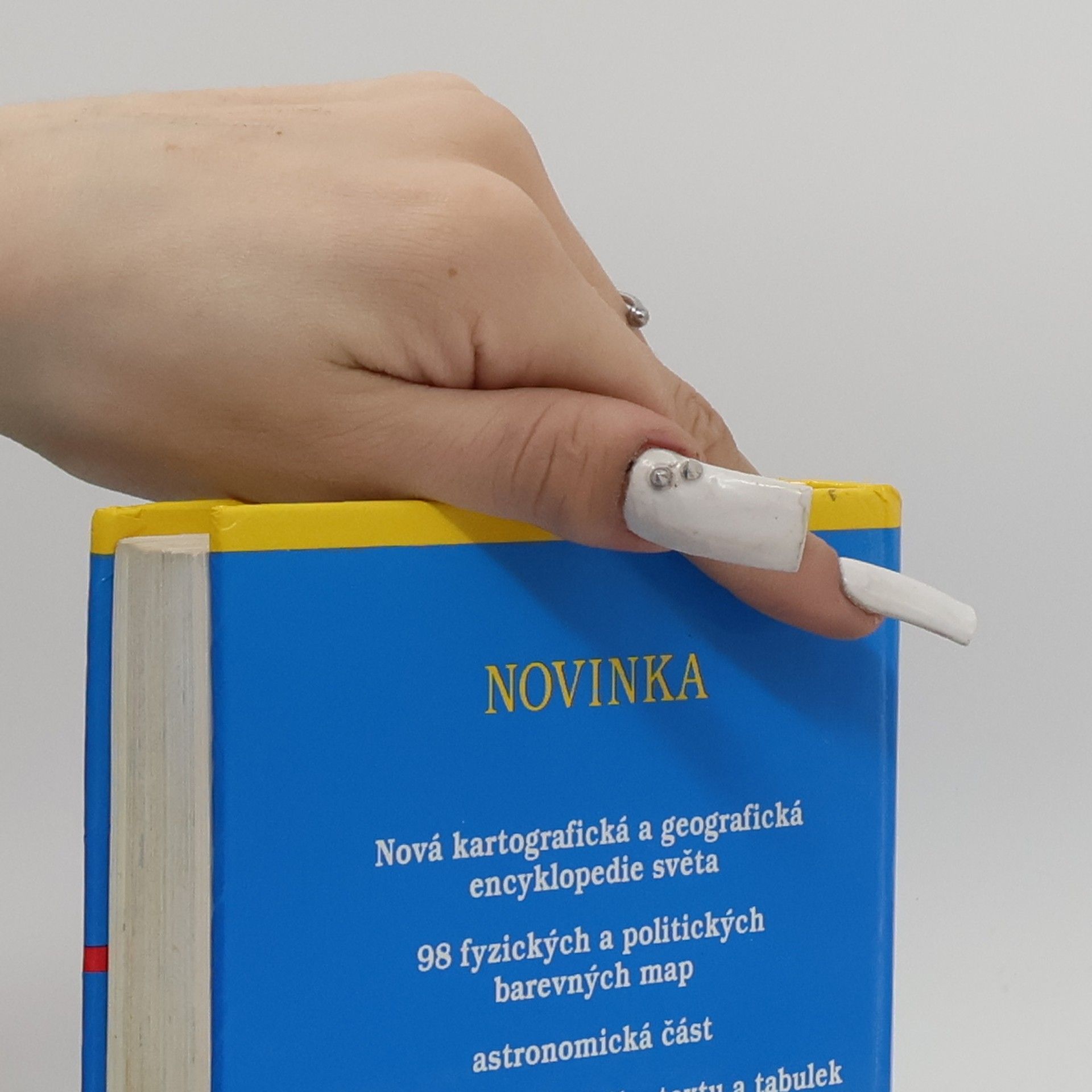 Collectif d'auteurs Kapesní atlas světa