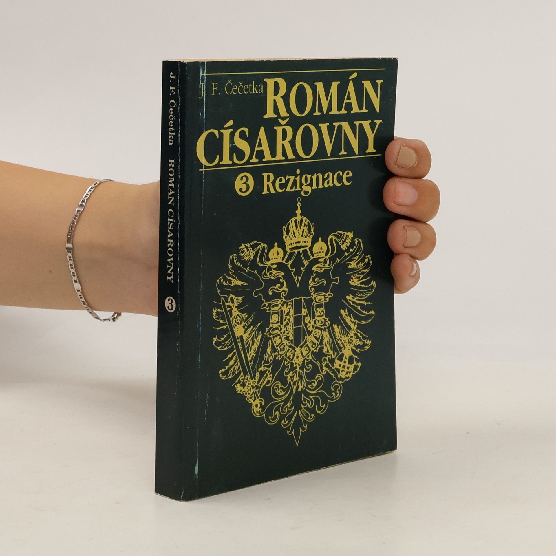 Román císařovny. 3, Rezignace