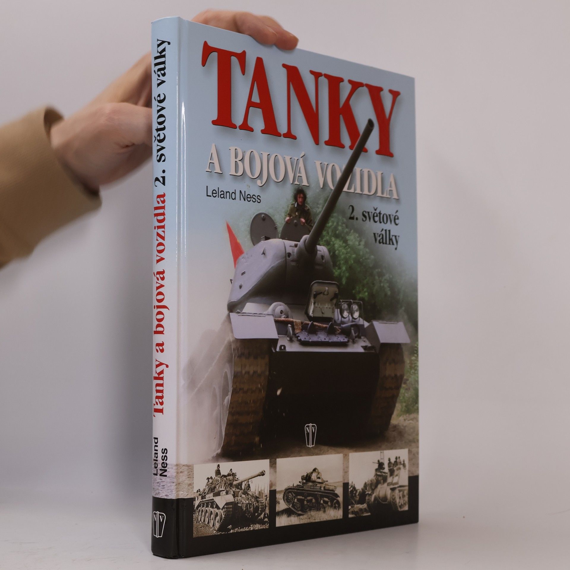 Leland S. Ness Tanky a bojová vozidla 2. světové války