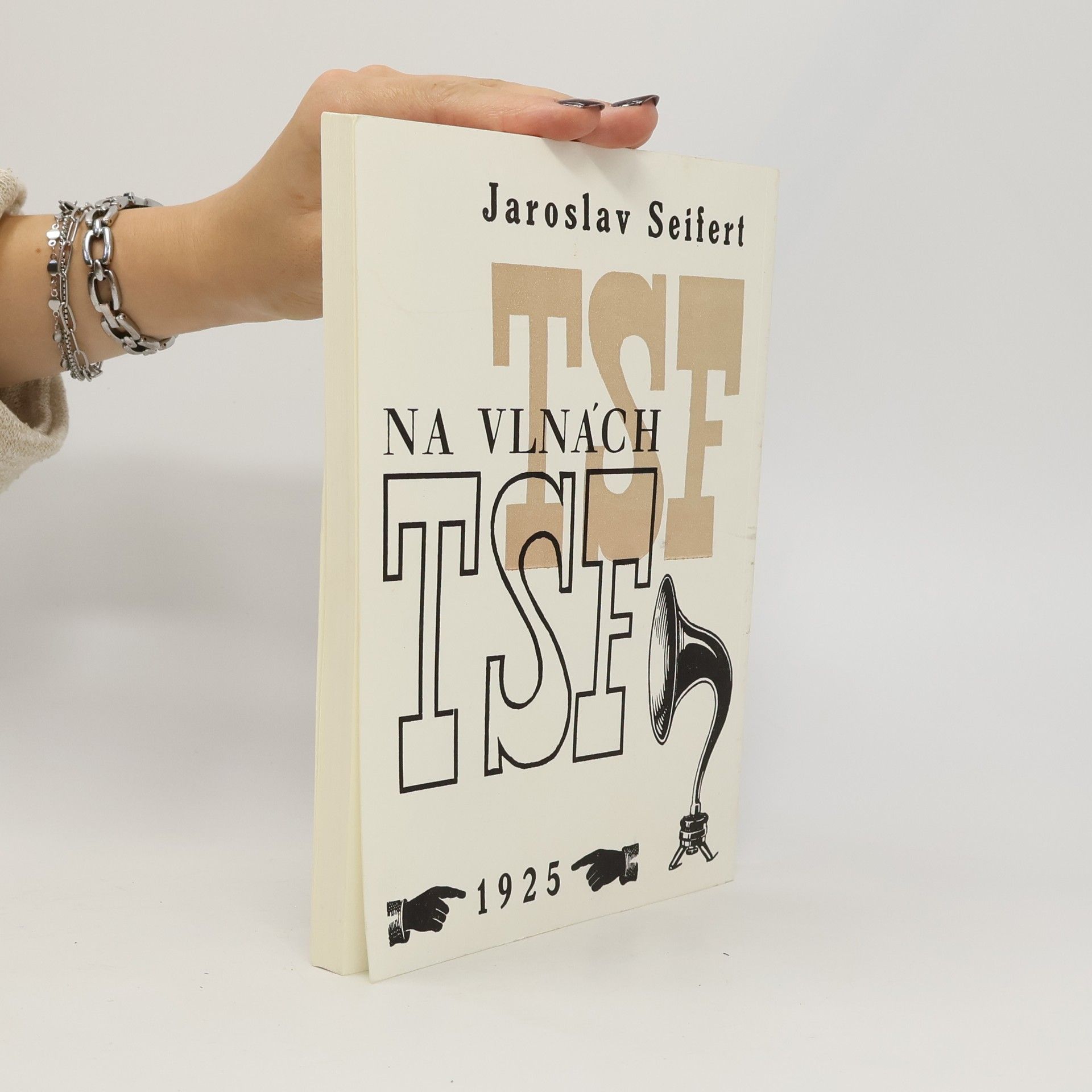 Jaroslav Seifert On the waves of TSF
