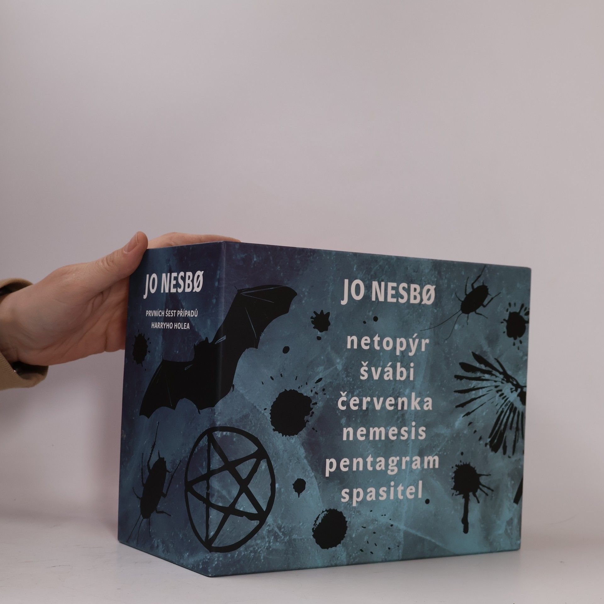Jo Nesbø Prvních šest případů Harryho Hola