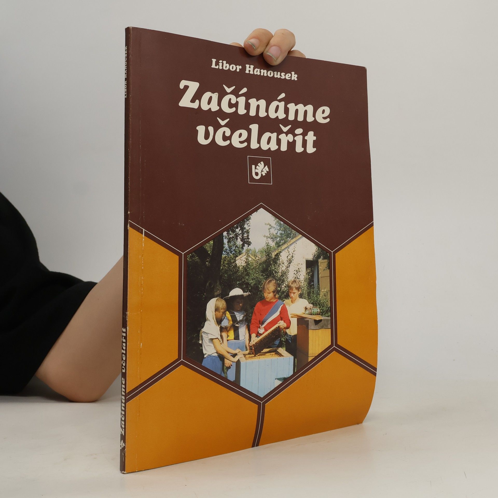 Libor Hanousek Začínáme včelařit
