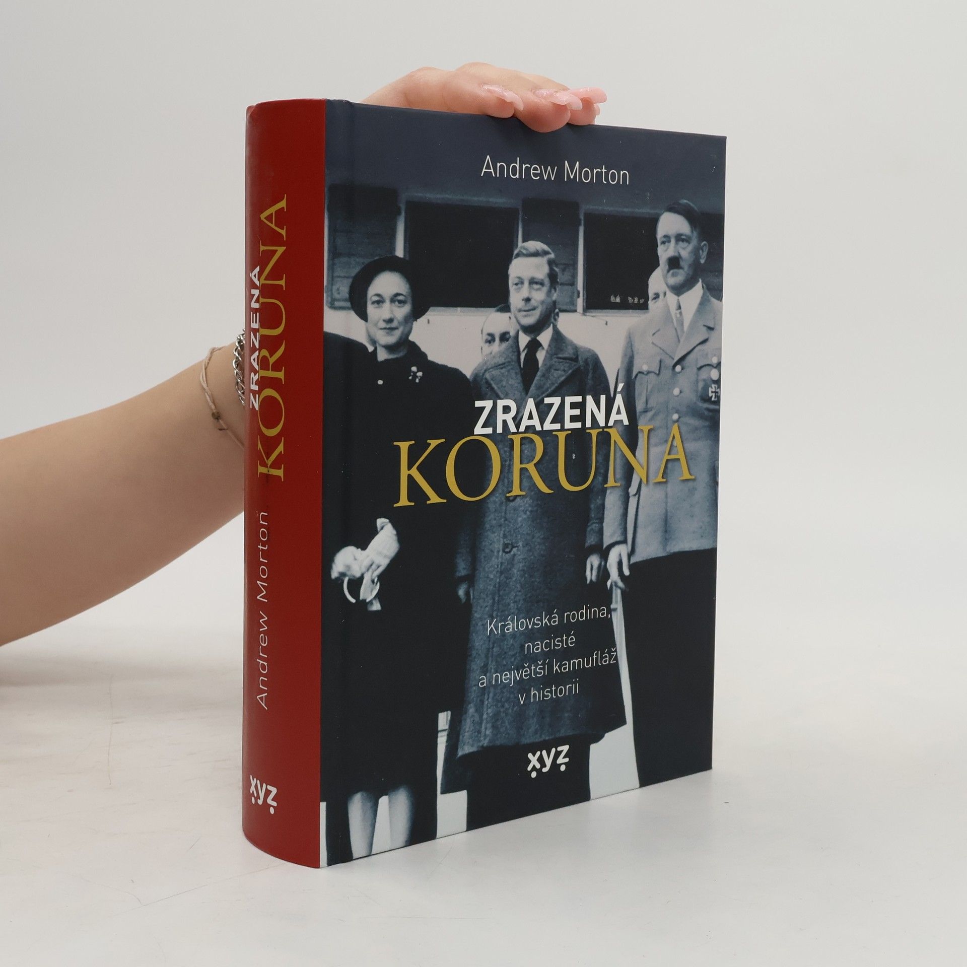 Andrew Morton Zrazená koruna