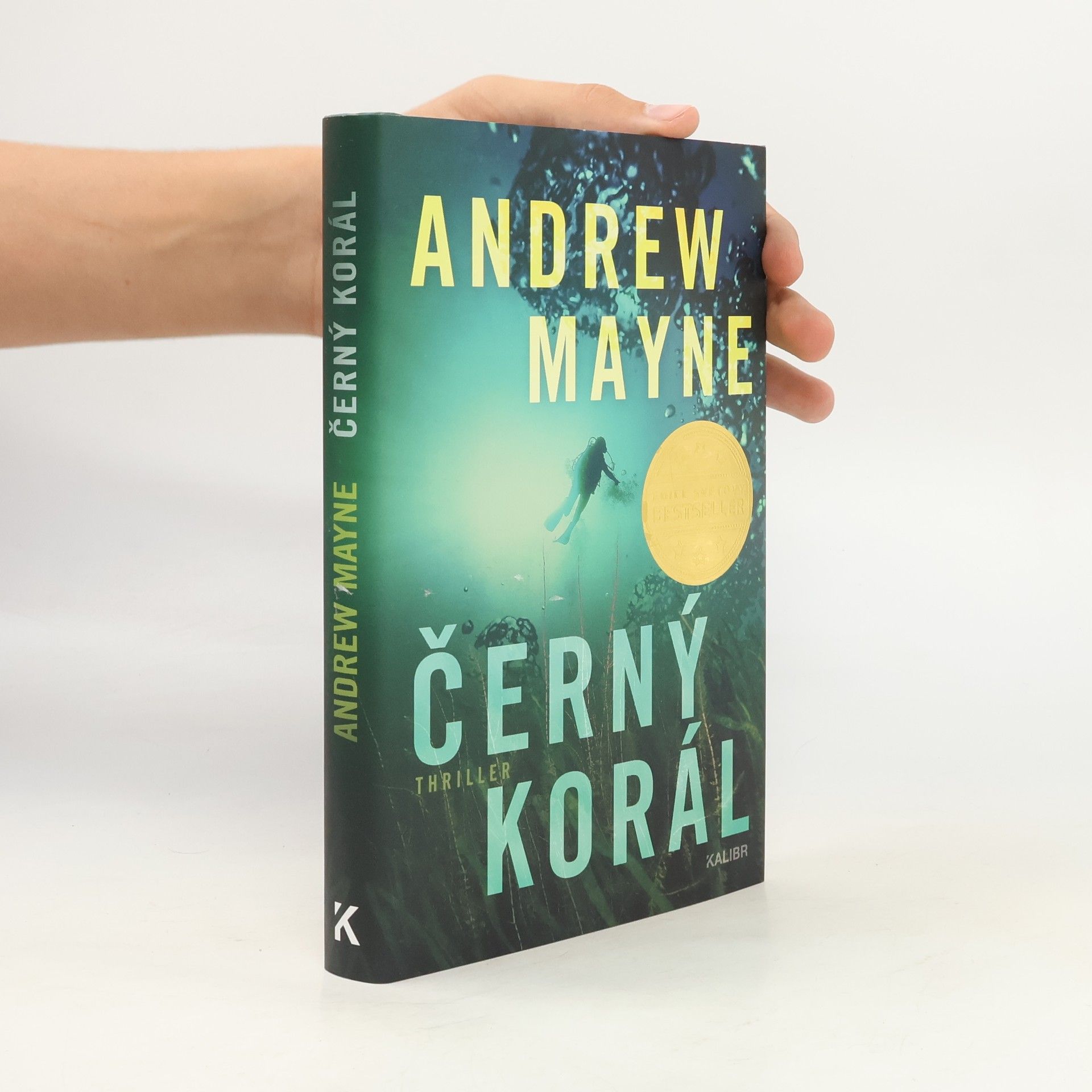 Andrew Mayne Černý korál