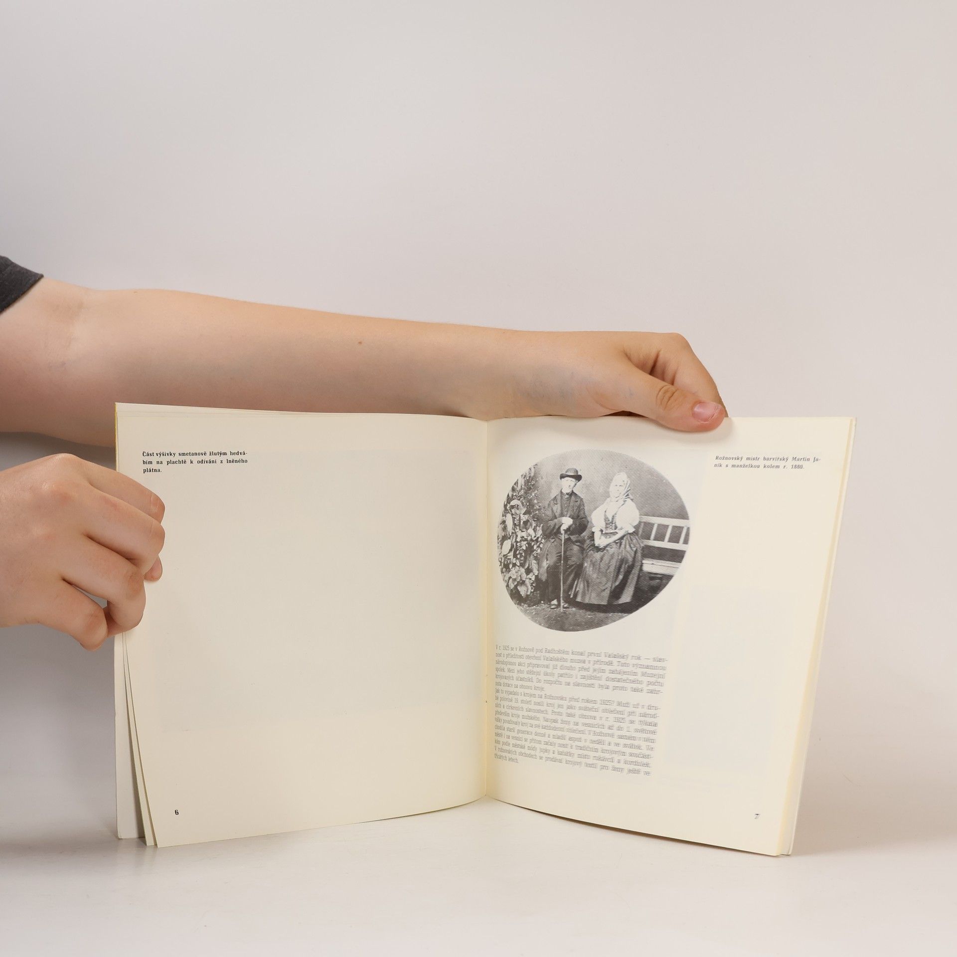 Anna Mičkalová Anna Mičkalová ze Zubří na Rožnovských slavnostech 1983