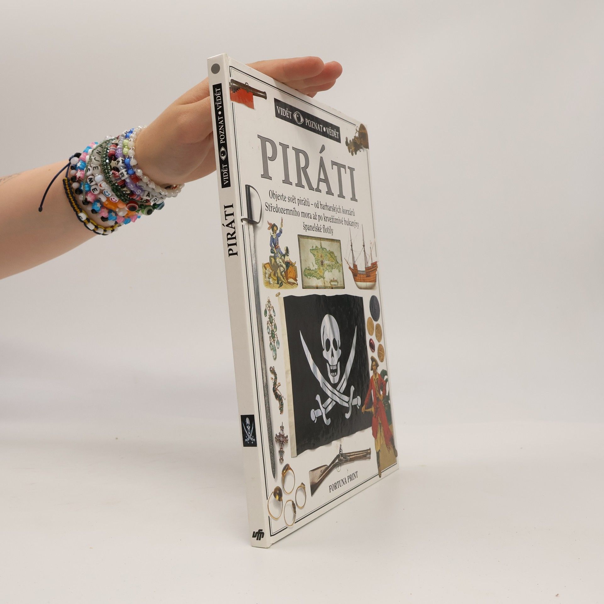 Various authors Piráti