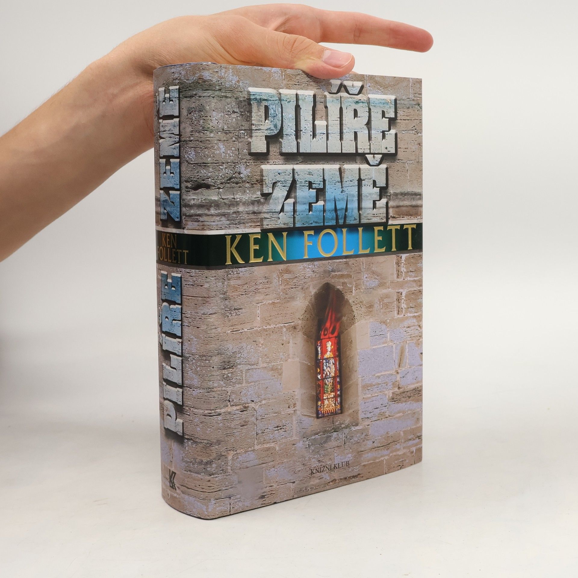 Ken Follett Pilíře země