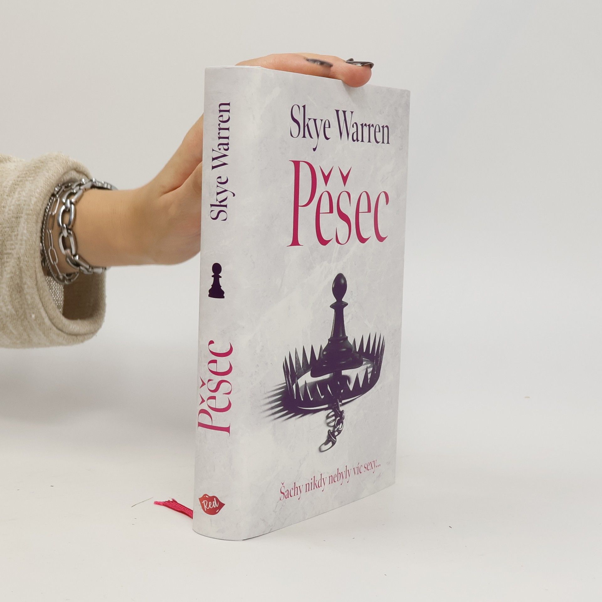Skye Warren Pěšec