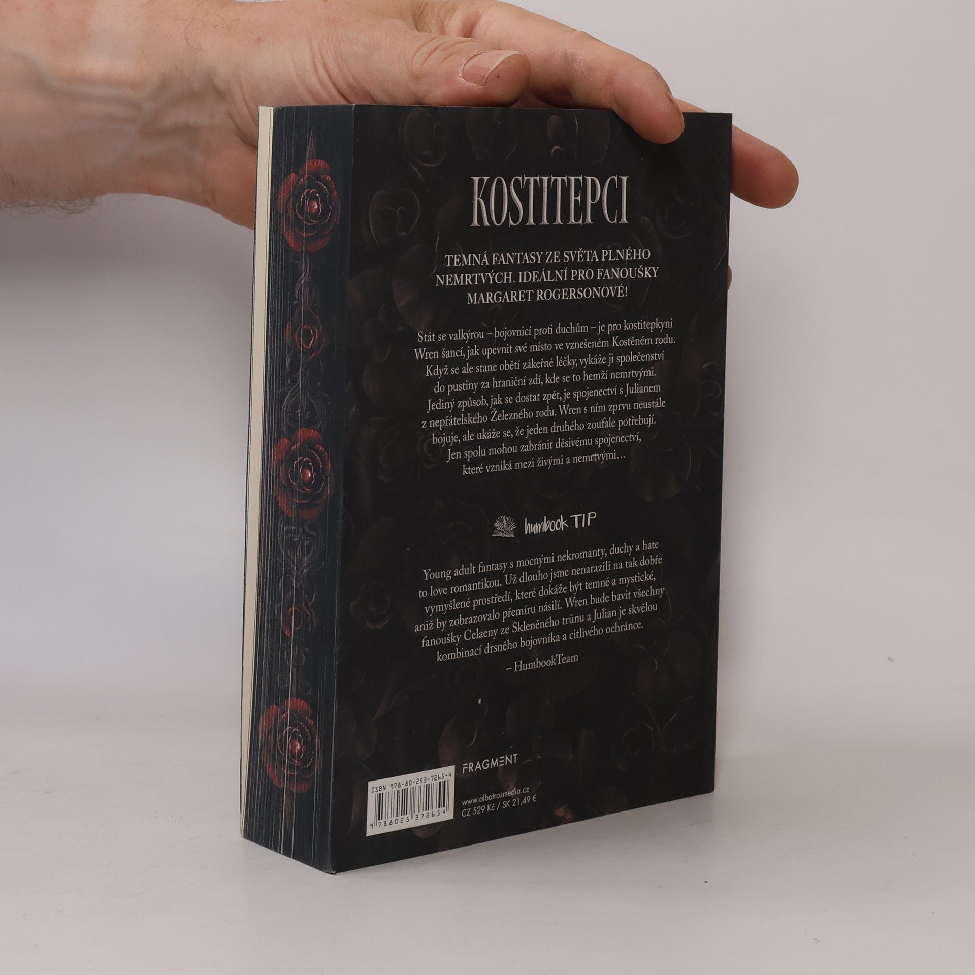 Nicki Pau Preto Kostitepci