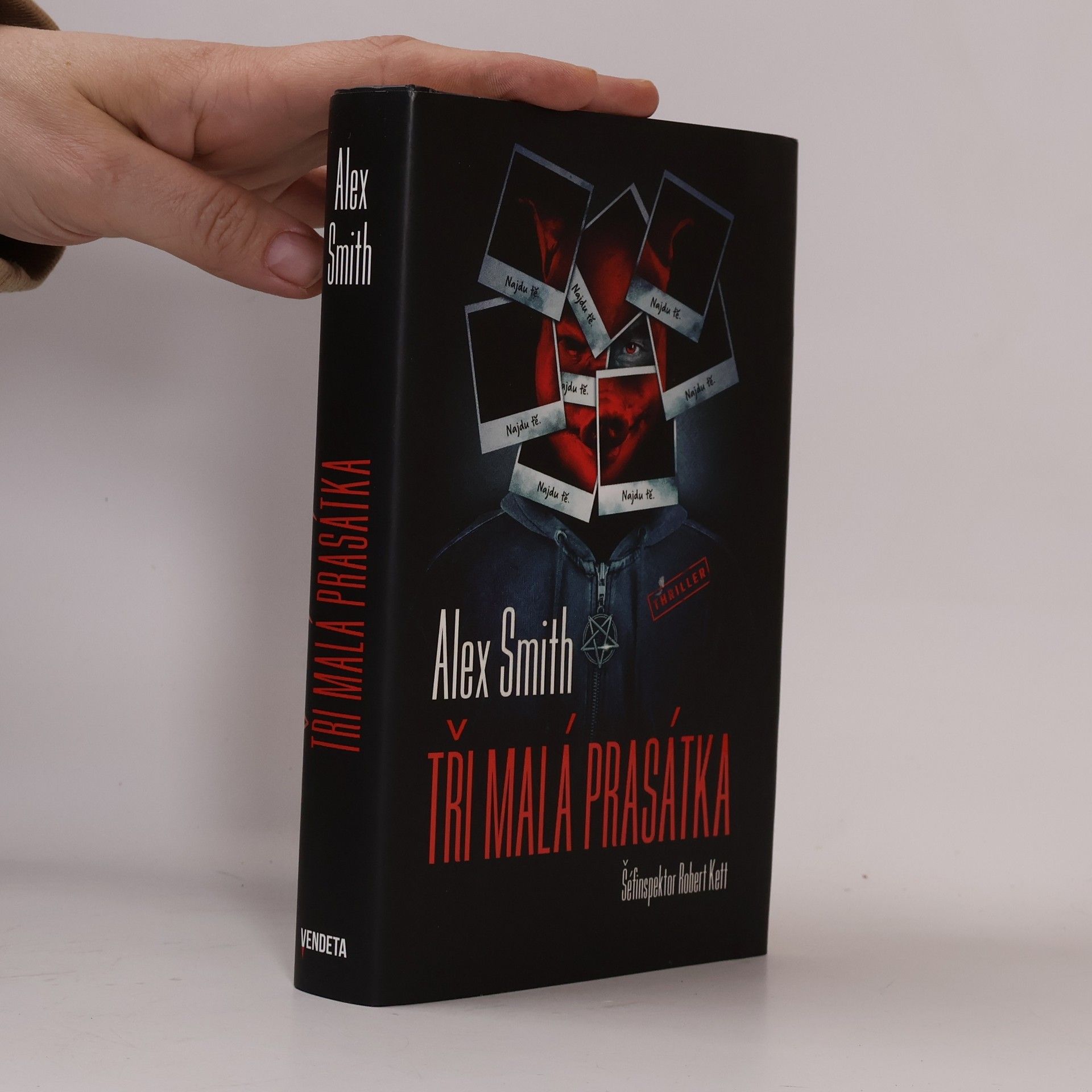 Alexander Gordon Smith Tři malá prasátka