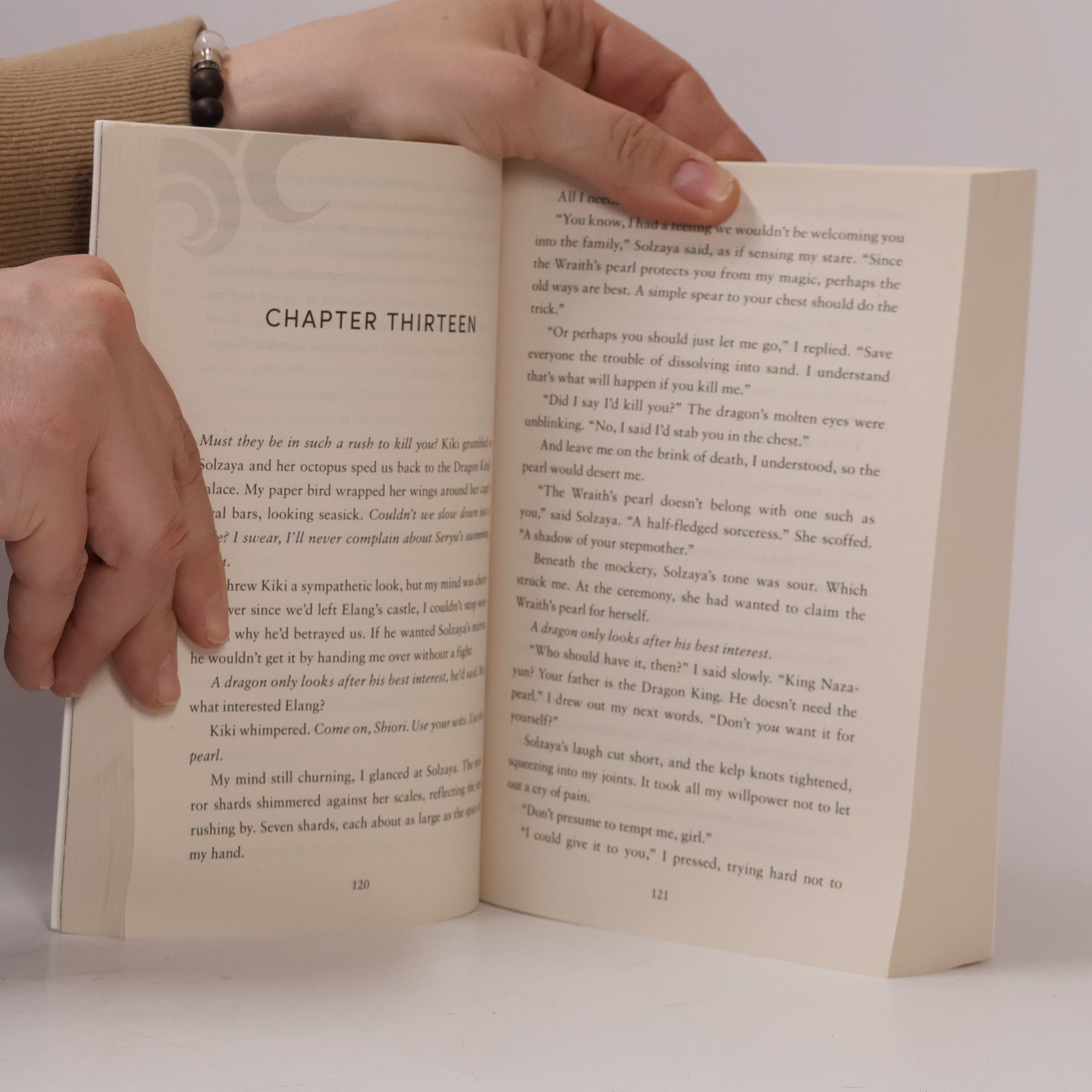 Elizabeth Lim The Dragon´s Promise: the Sunday Times bestselling magical sequel to Six Crimson Cranes