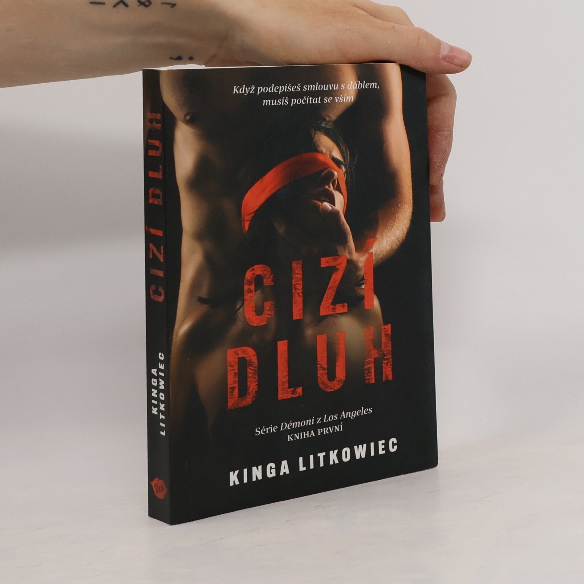 Kinga Litkowiec Cizí dluh