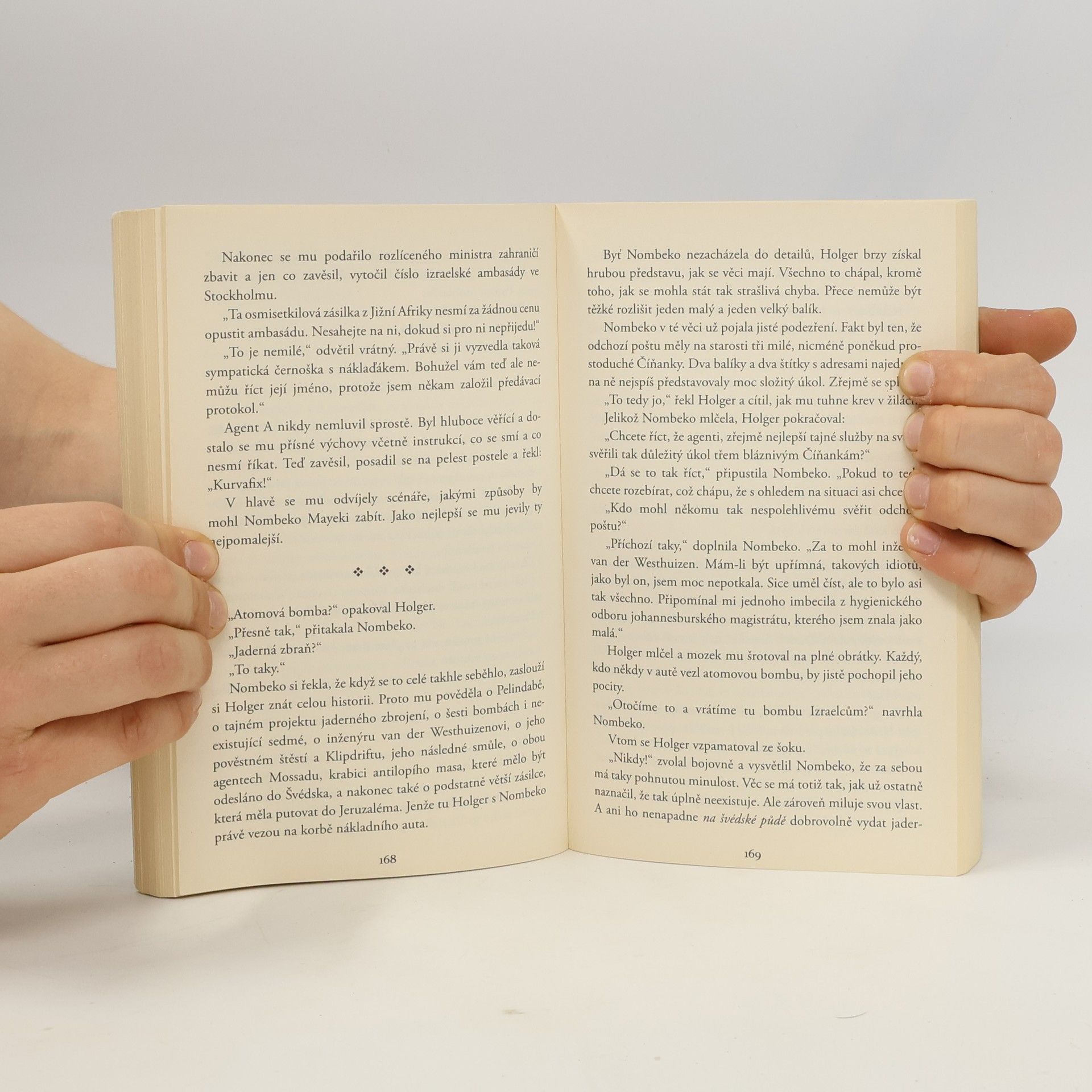 Jonas Jonasson Analfabetka, která uměla počítat