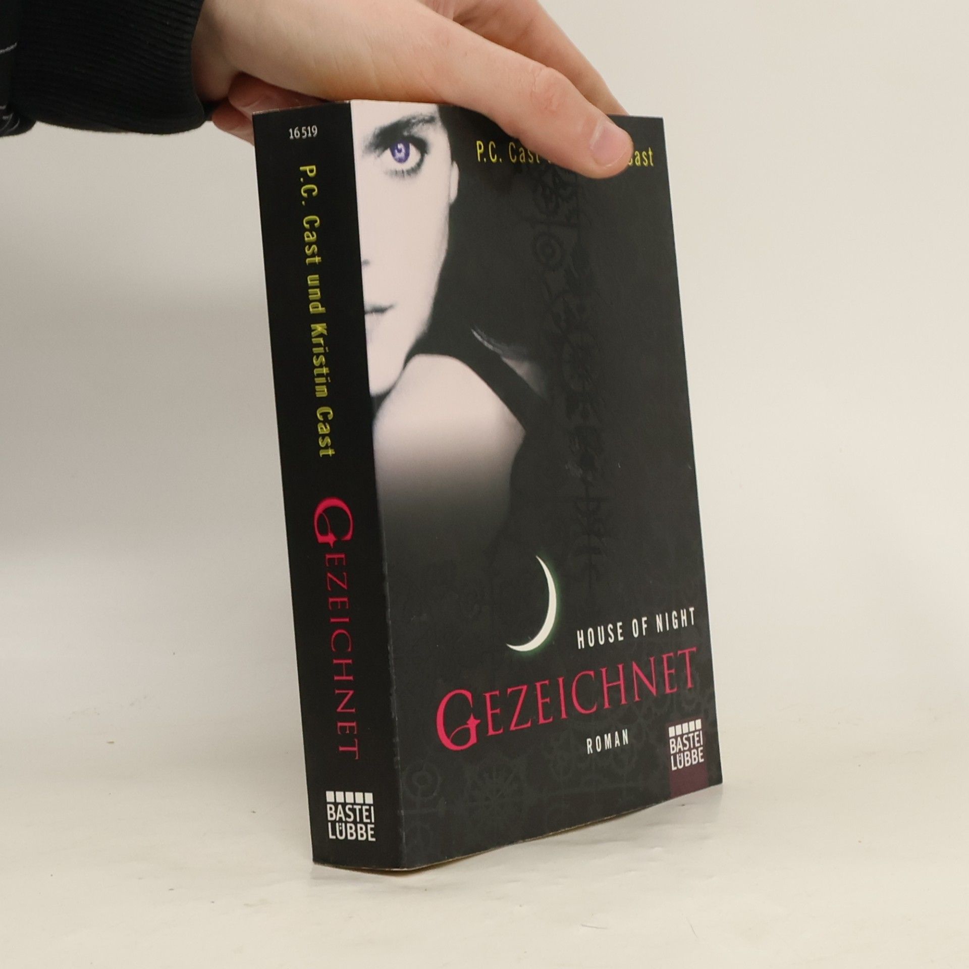 Phyllis Christine Cast Gezeichnet