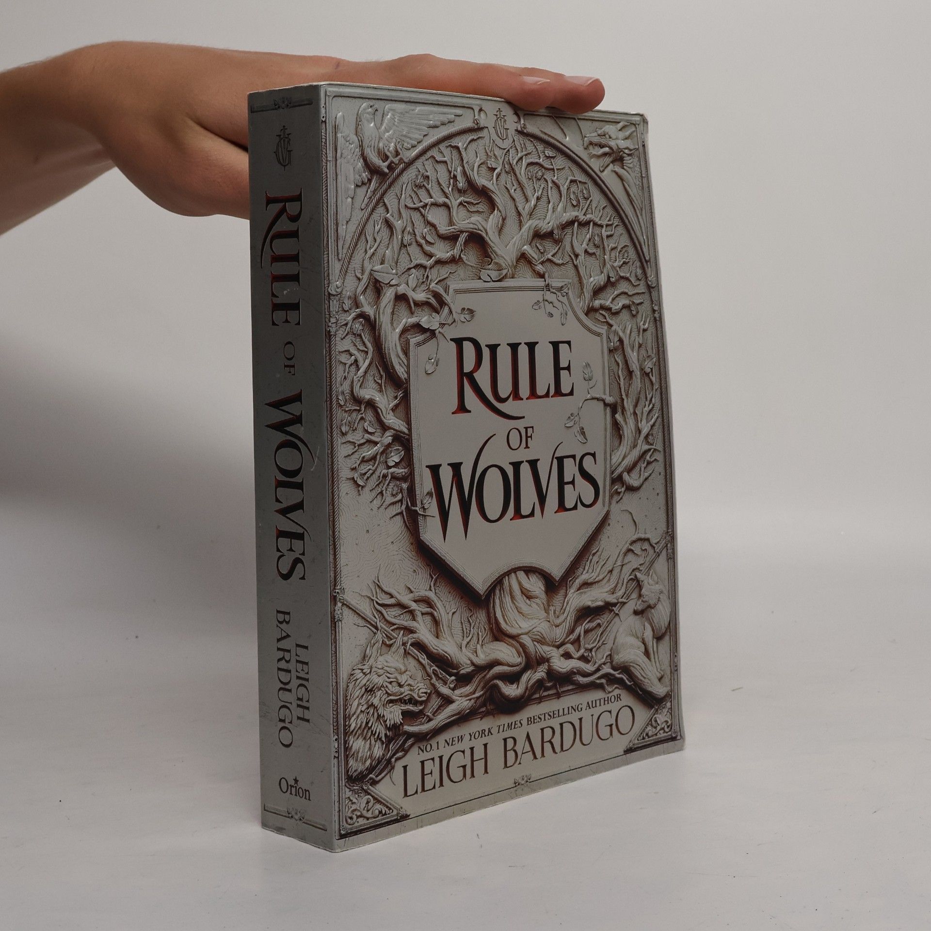 Leigh Bardugo Rule of wolves
