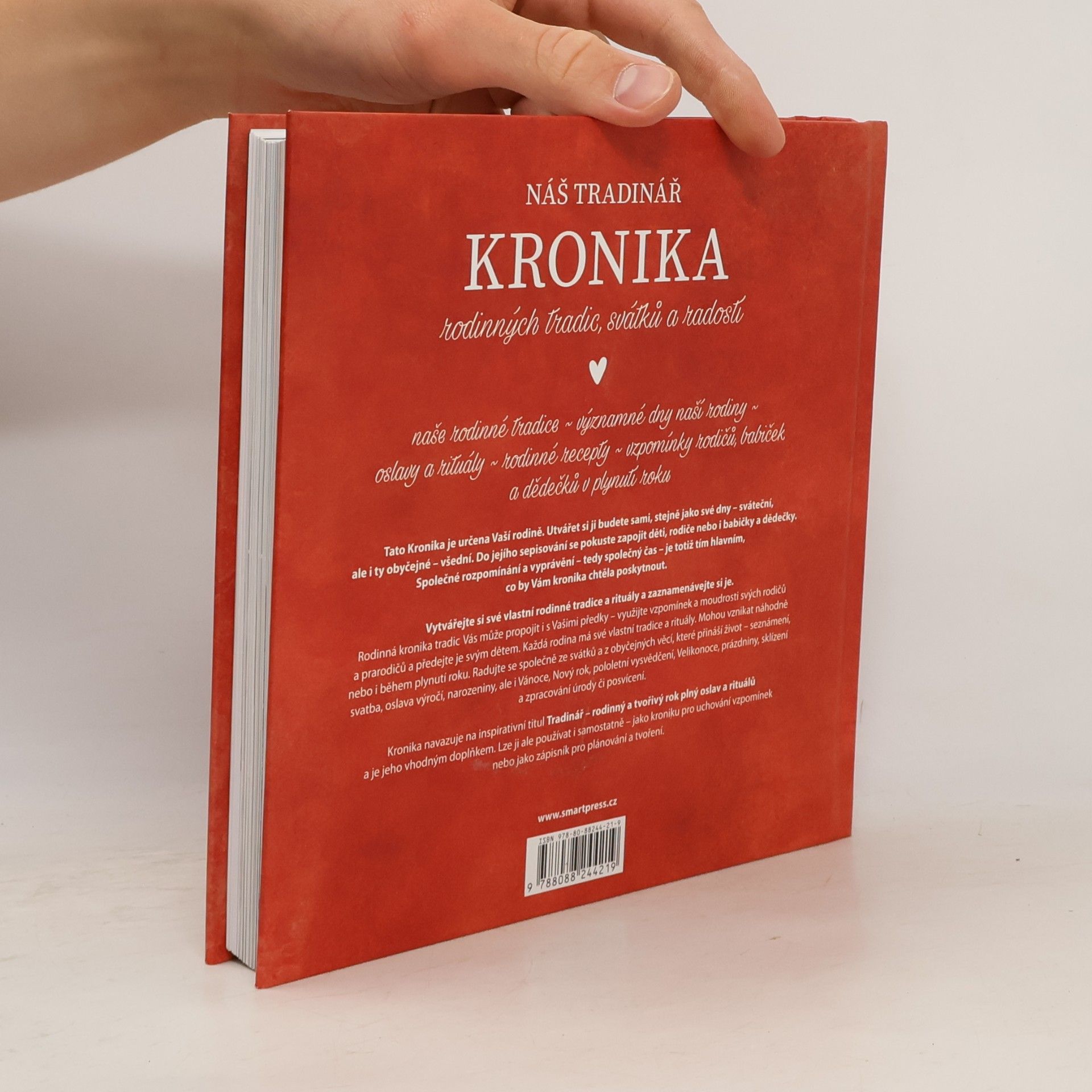 Martina Boledovičová Náš tradinář: Kronika rodinných tradic, svátků a radostí