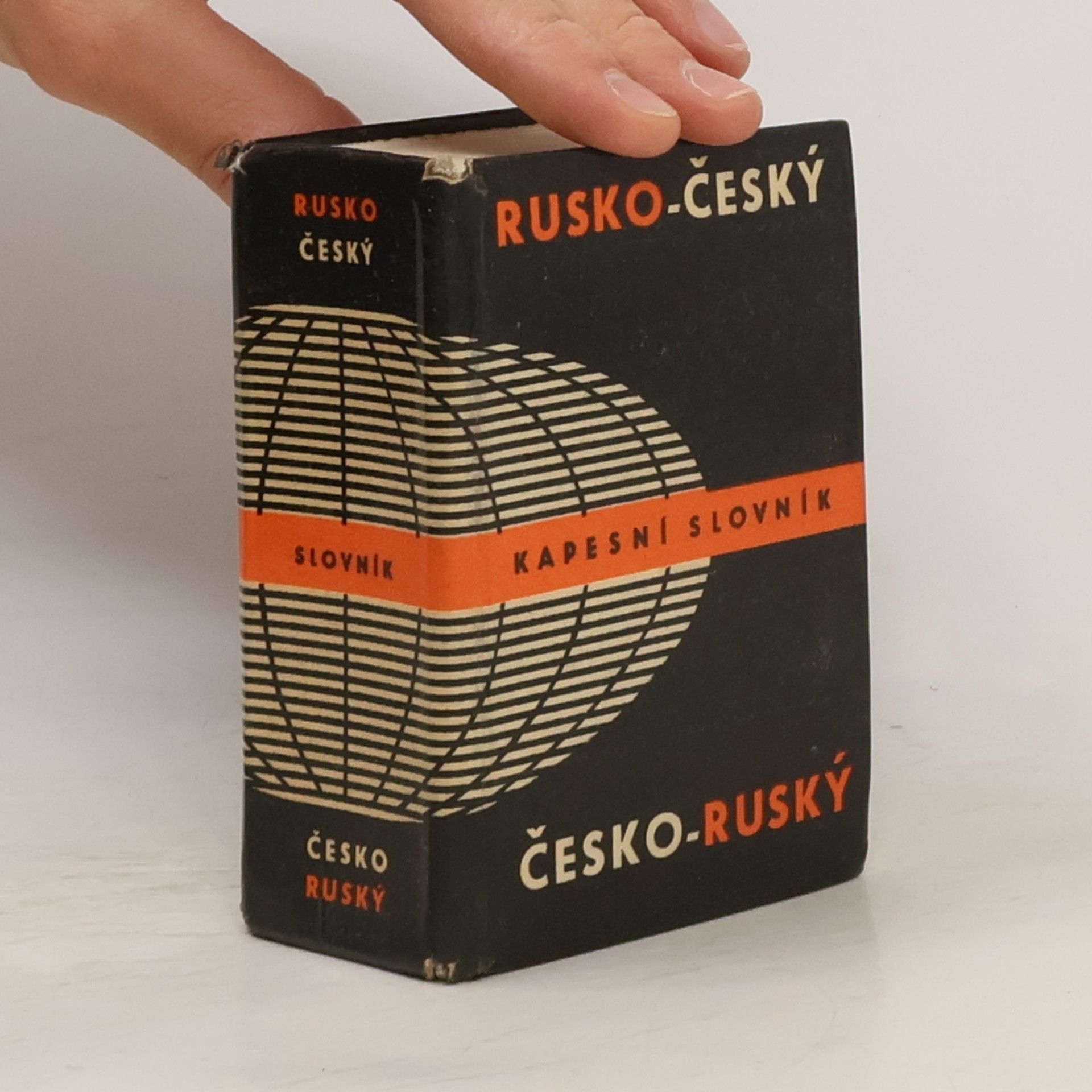 Jelizaveta Dvořáková Rusko-český a česko-ruský kapesní slovník