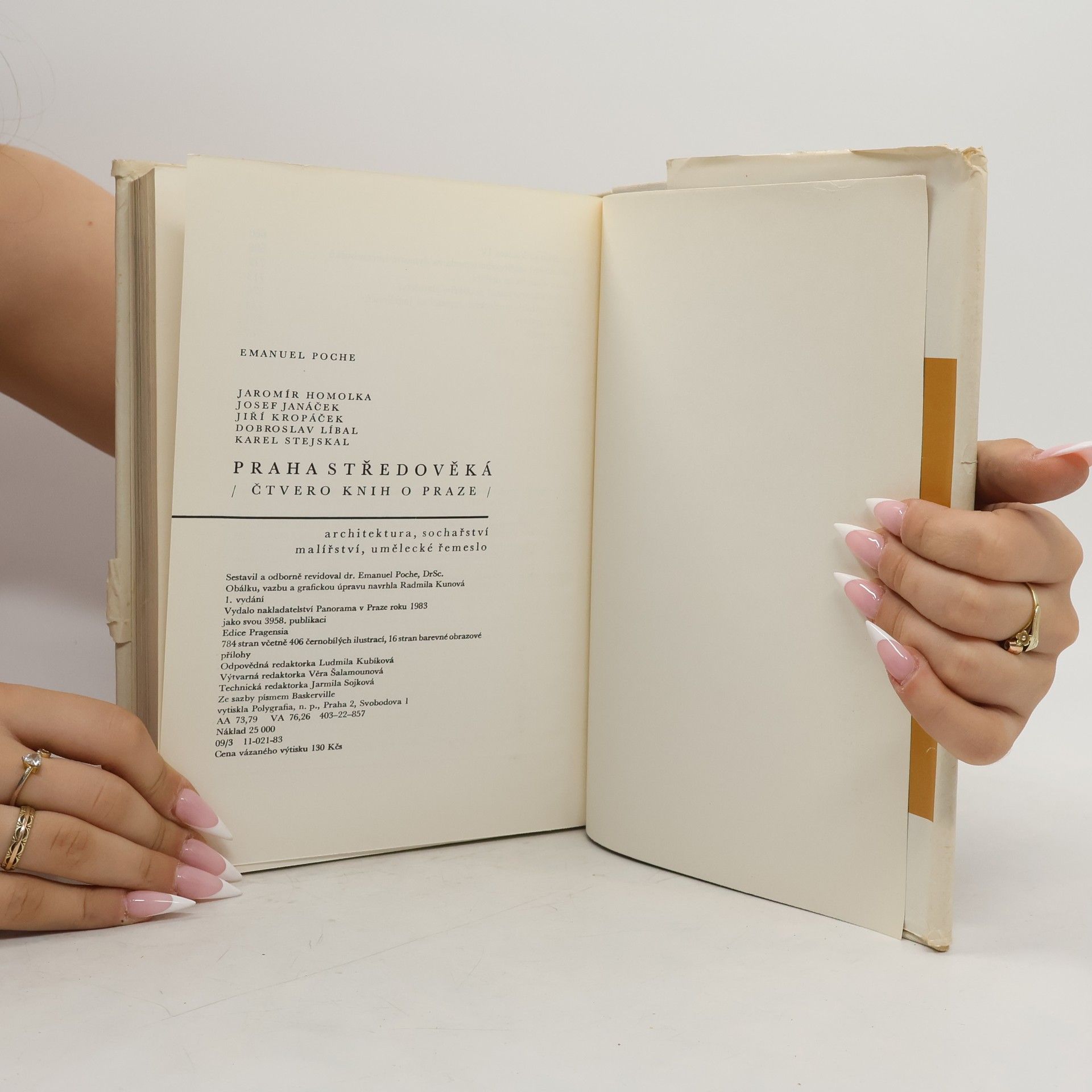 Collectif d'auteurs Praha středověká