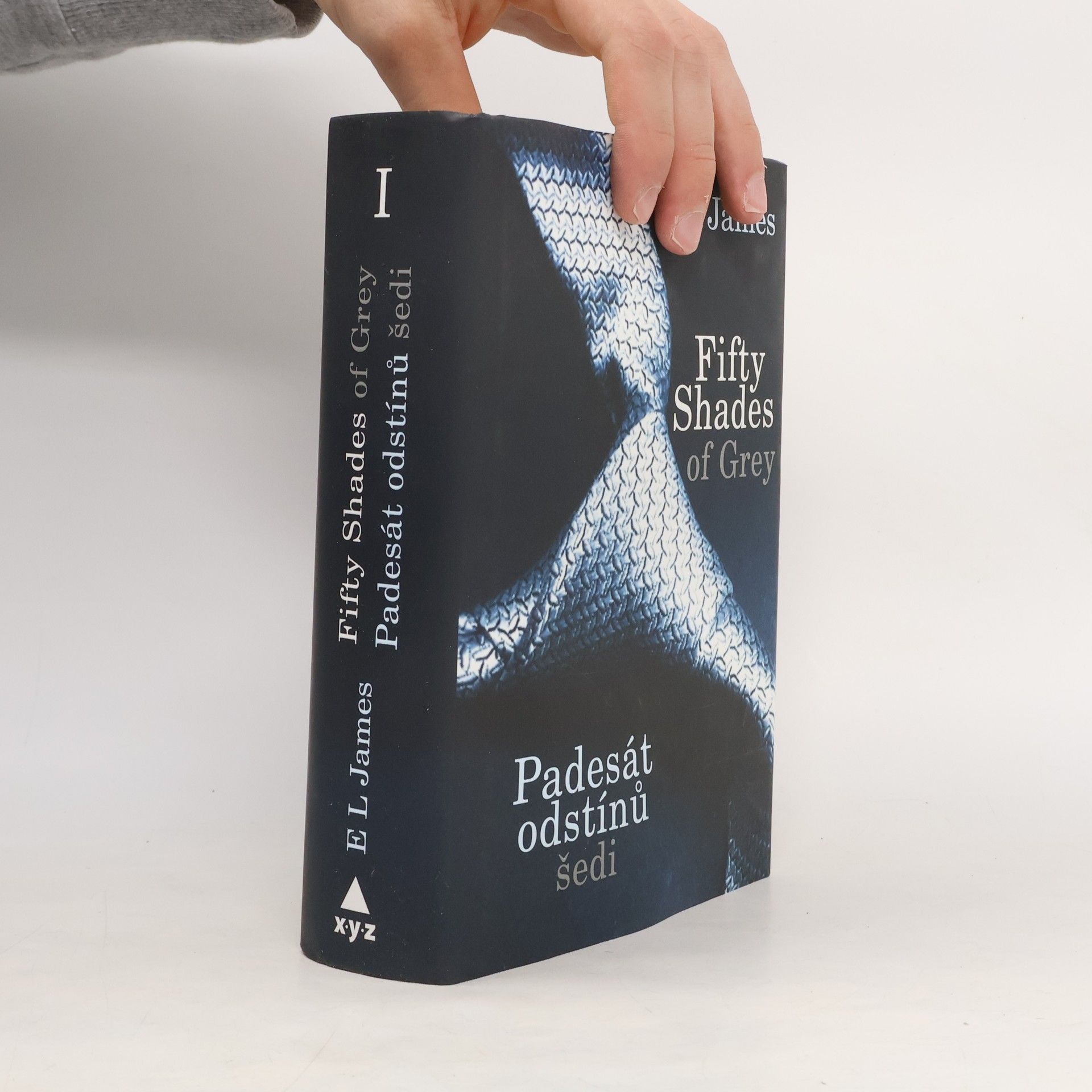E. L. James Padesát odstínů šedi