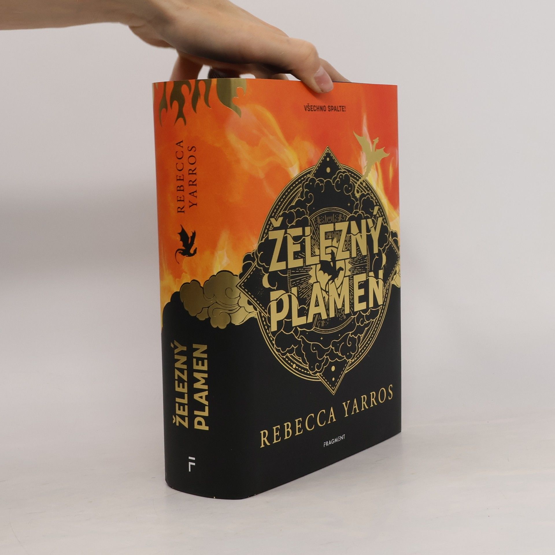 Rebecca Yarros Železný plamen