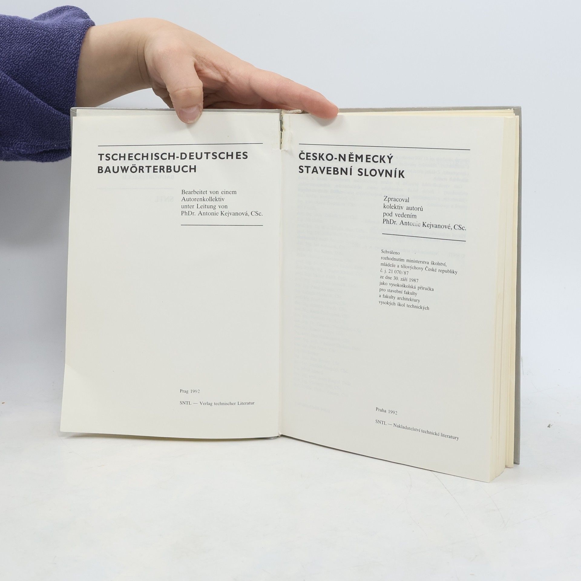 Antonie Kejvanová Česko-německý stavební slovník : Tschechisch-deutsches Bauwörterbuch : Vysokošk. příručka pro stavební fakulty a fakulty architektury