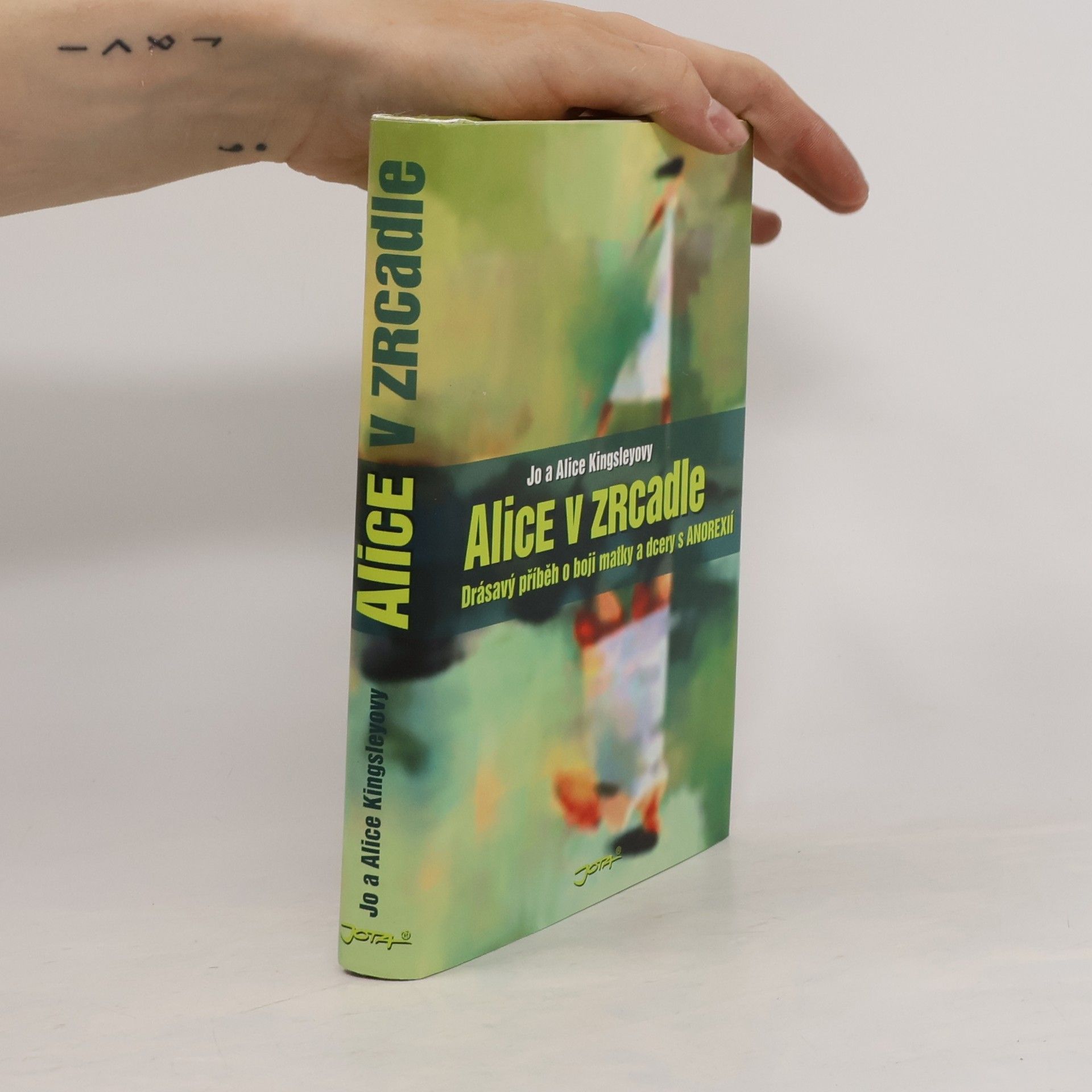 Jo Kingsley Alice v zrcadle