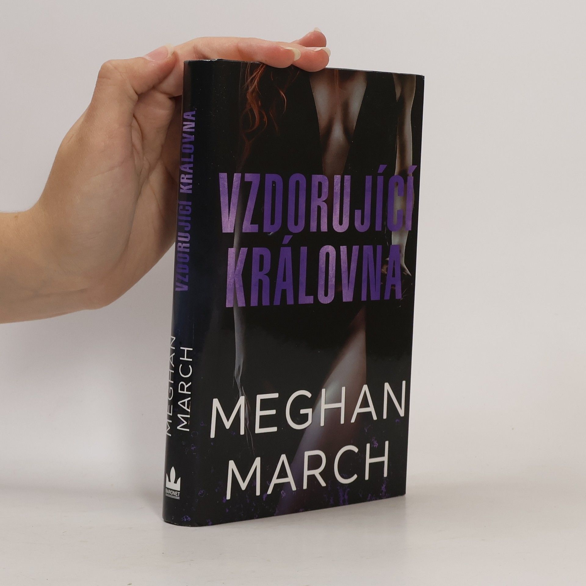 Meghan March Vzdorující královna : Mount trilogy 2