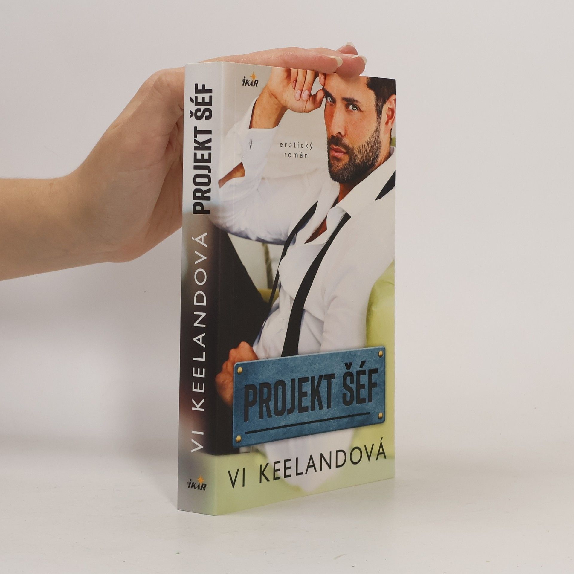 Vi Keeland Projekt šéf