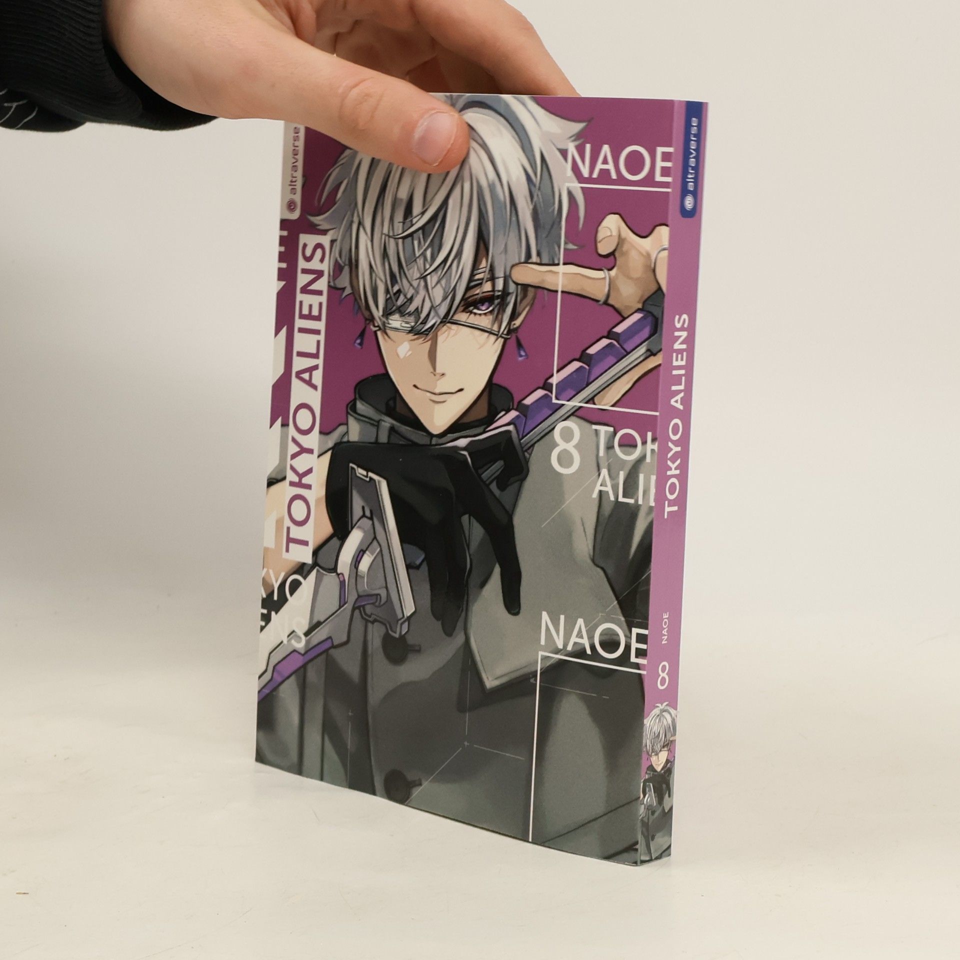 Naoe Tokyo Aliens Collectors Edition 08
