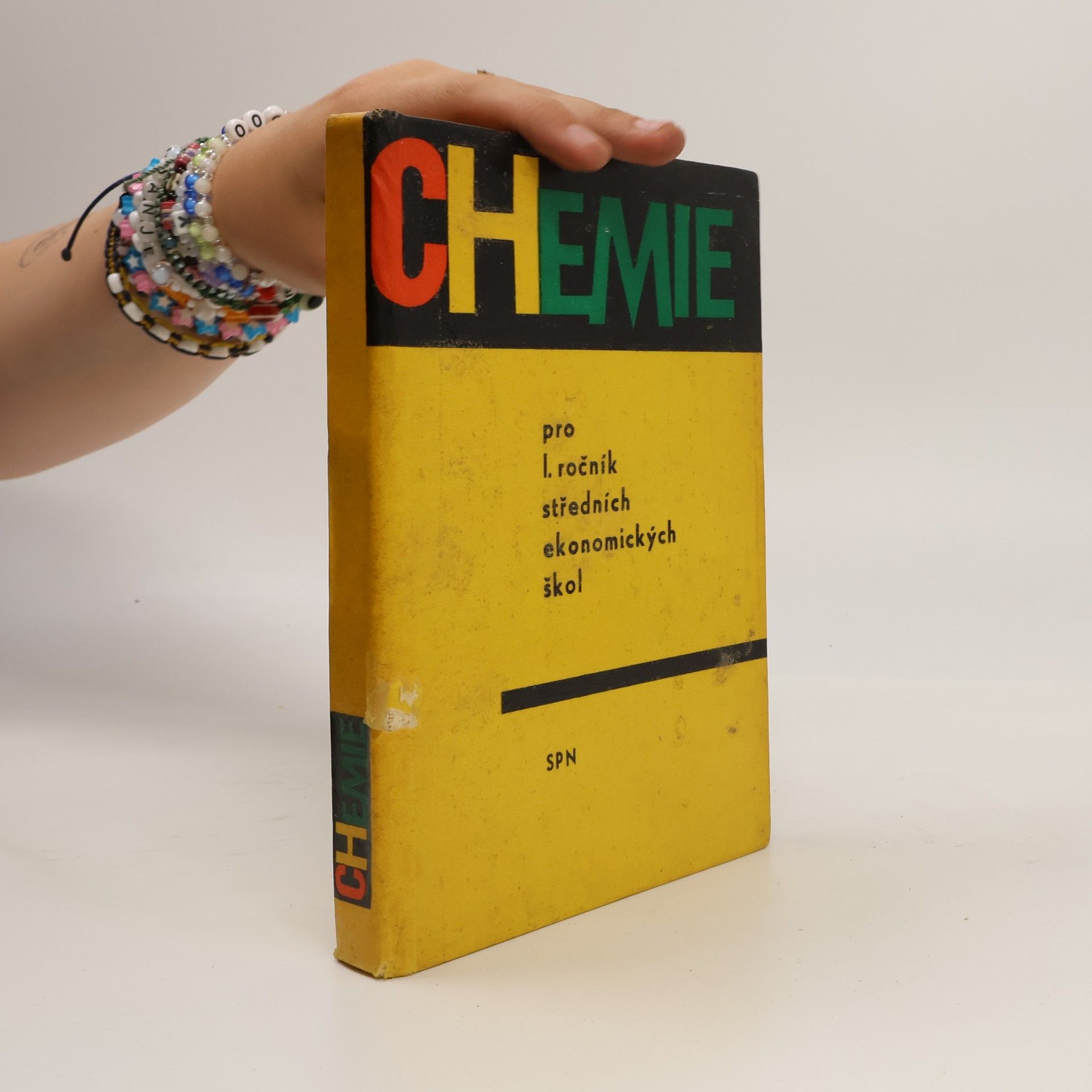 Chemie pro 1.ročník středních ekonomických škol