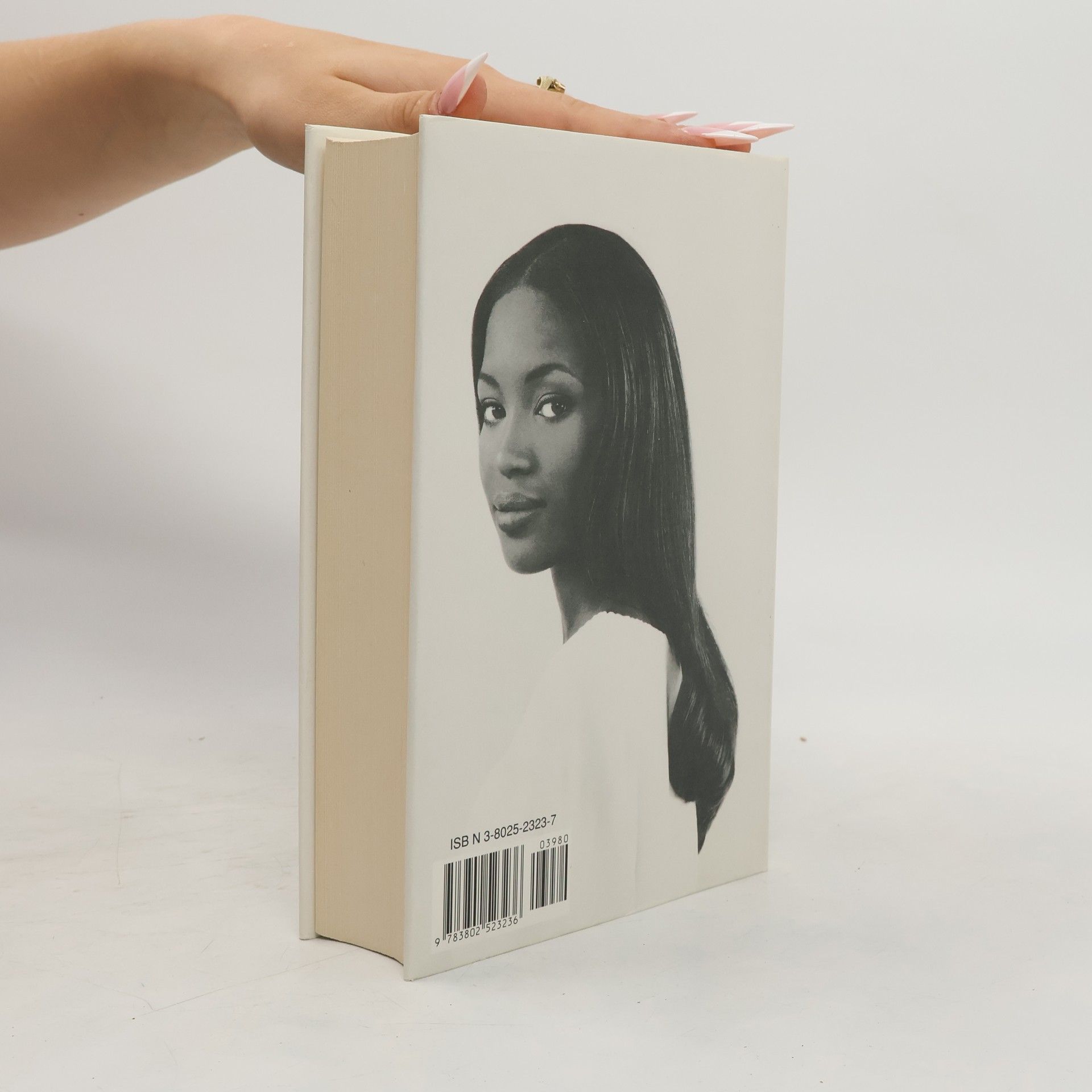 Naomi Campbell Swan
