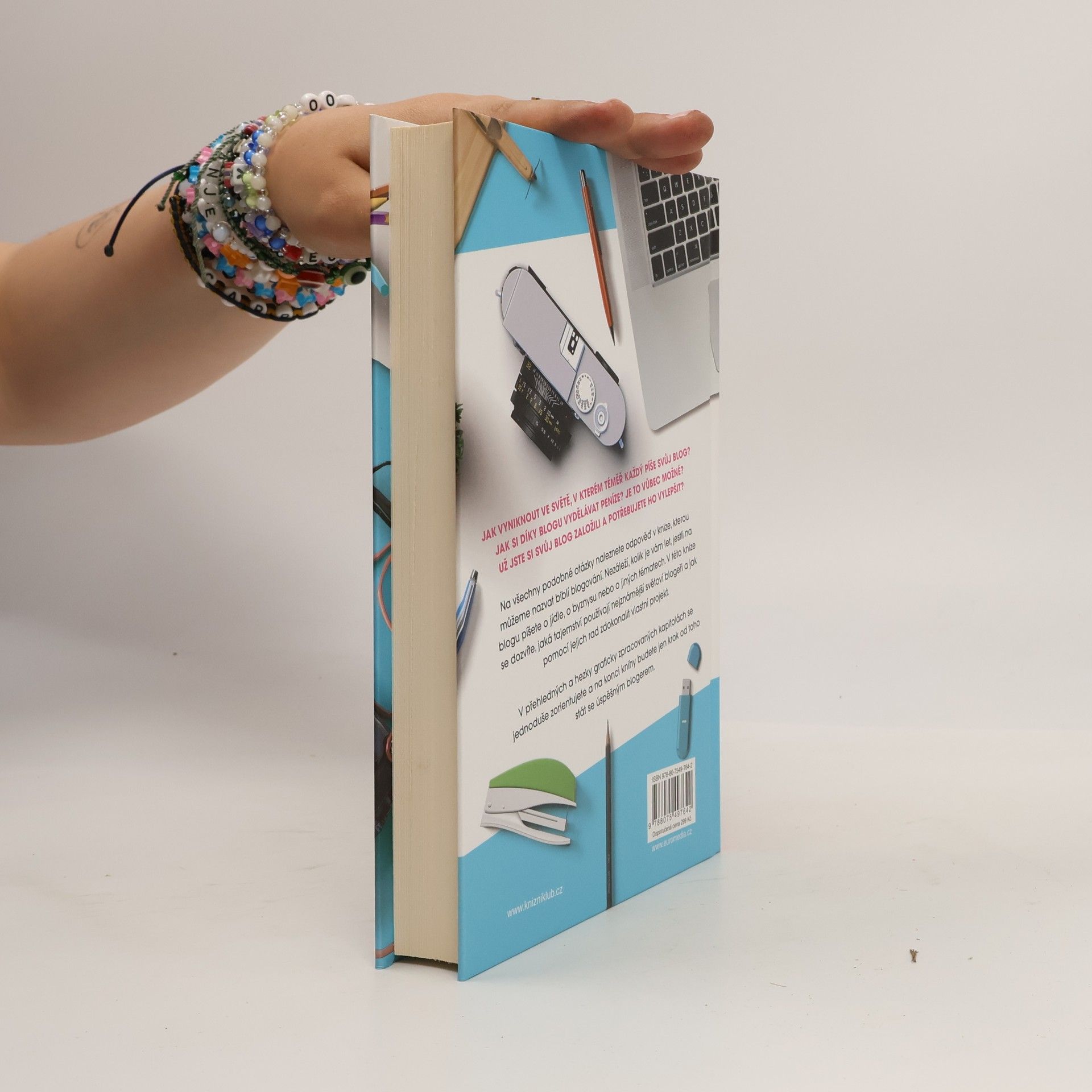 Natasha Courtenay-Smith Blog za milion